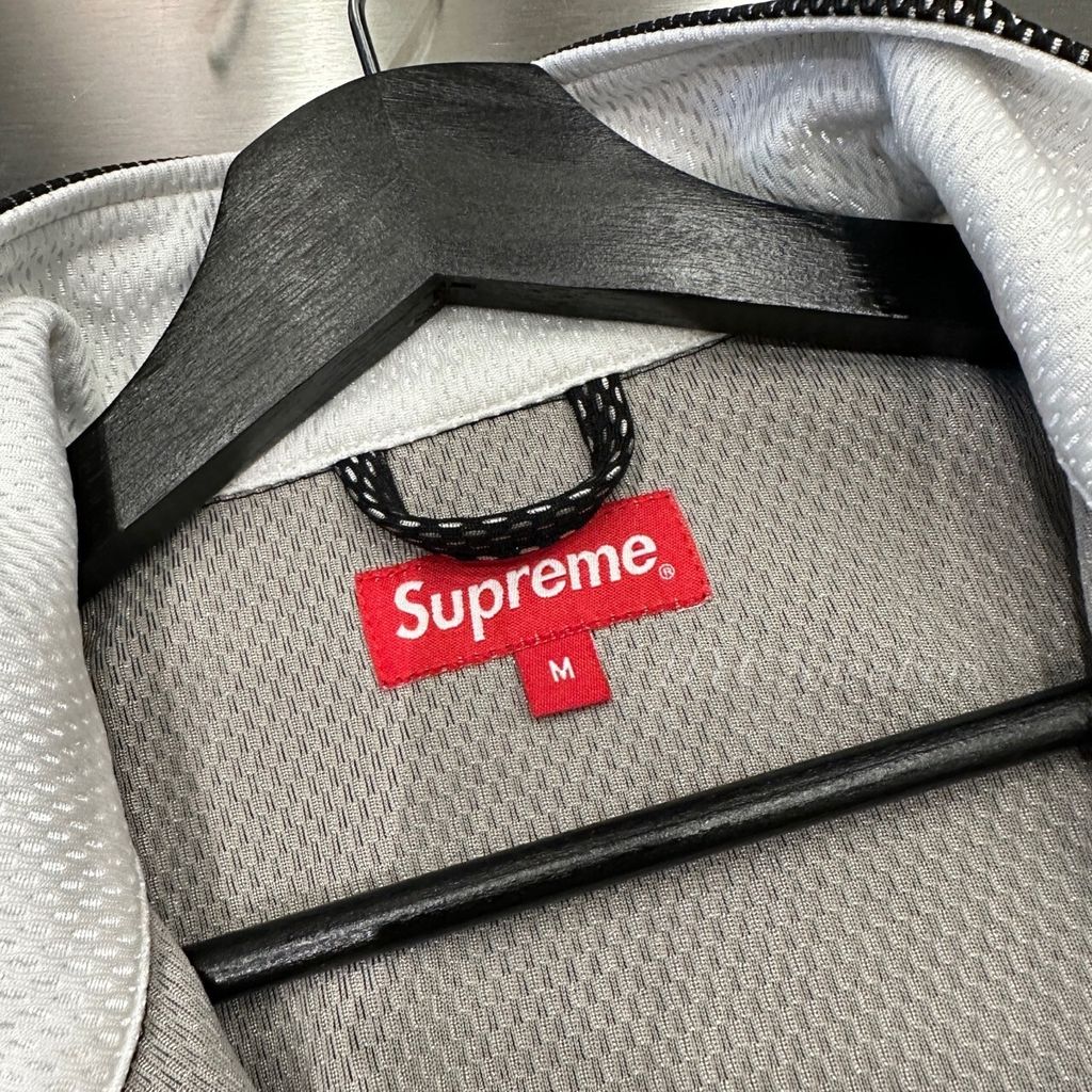 Supreme ss18 Bonded Mesh Track Jacket Black 網狀外套SIZE : M Supreme ss18 Bonded Mesh Track Jacket Black 網狀外套SIZE : M