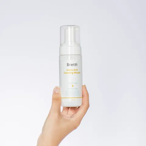 Bretti-Cleansing-Mousse-Cover-03.jpg