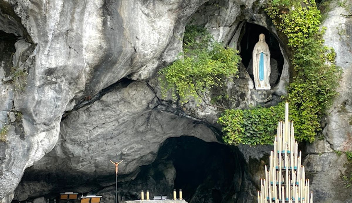 Lourdes, France: Miracle Water | God's Grace! Receiving God's Gift! | The Secret of H2 | A Pilgrimage Site Where Miracles and Nature Intertwine | Fountain of Youth | Water of Longevity | Hydrogen-rich water | Prevention is better than a cure.