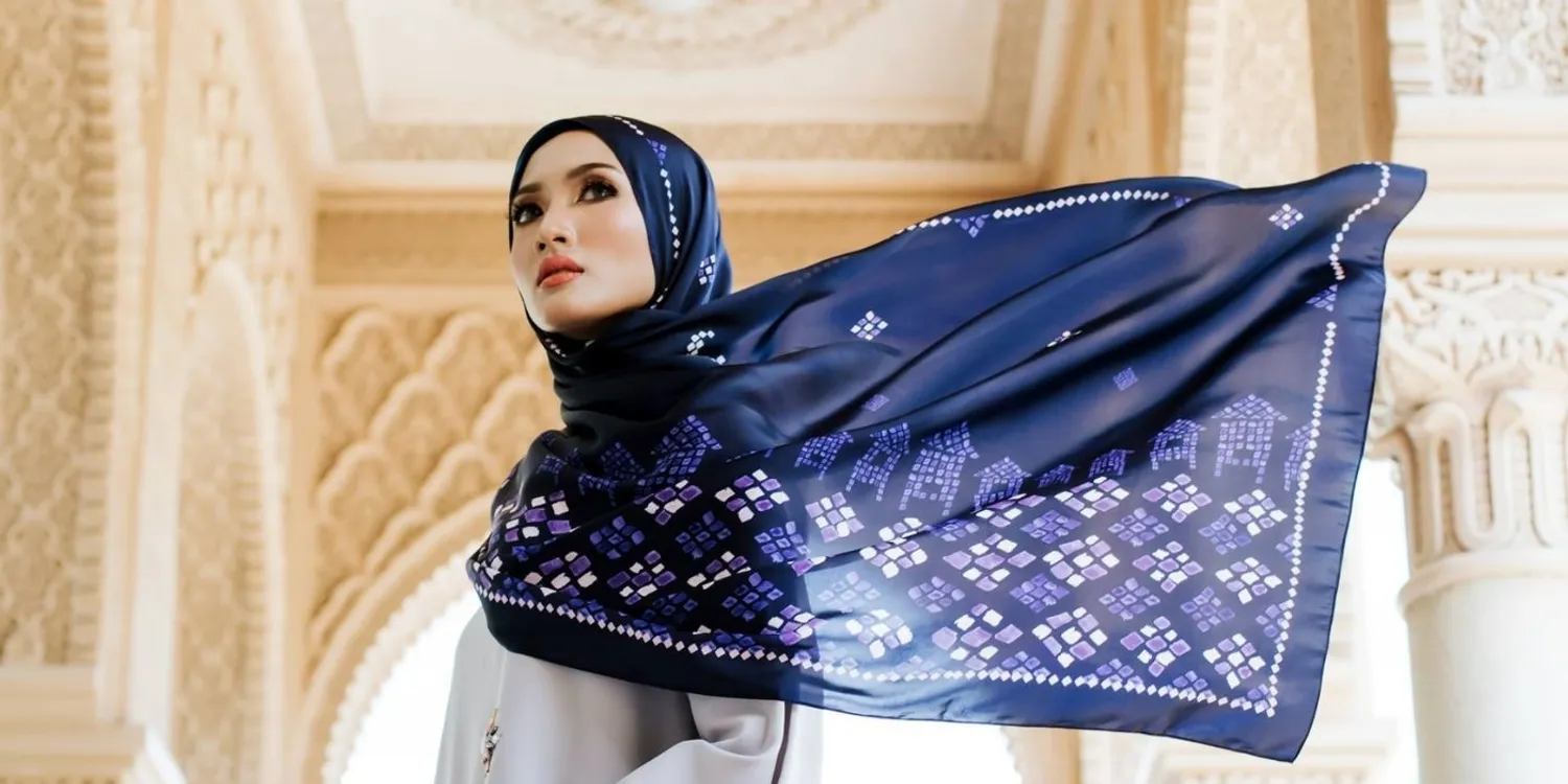 Lady Qomash | BESPOKE