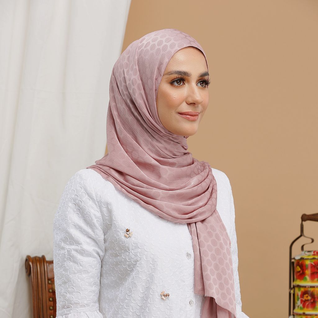 Pretty Polka Raya 2021 Mauve 2.jpg