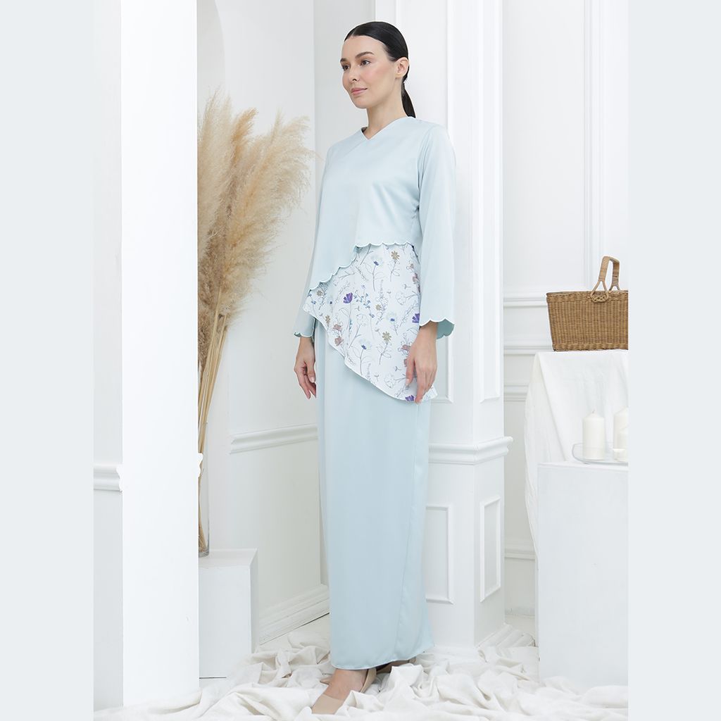 Kurung Modern Pleated 34.jpg