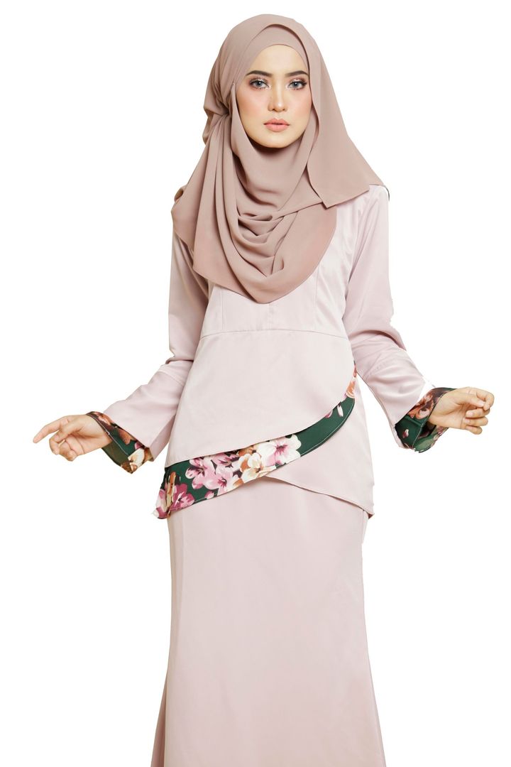 WHITE_H0A3723.jpg