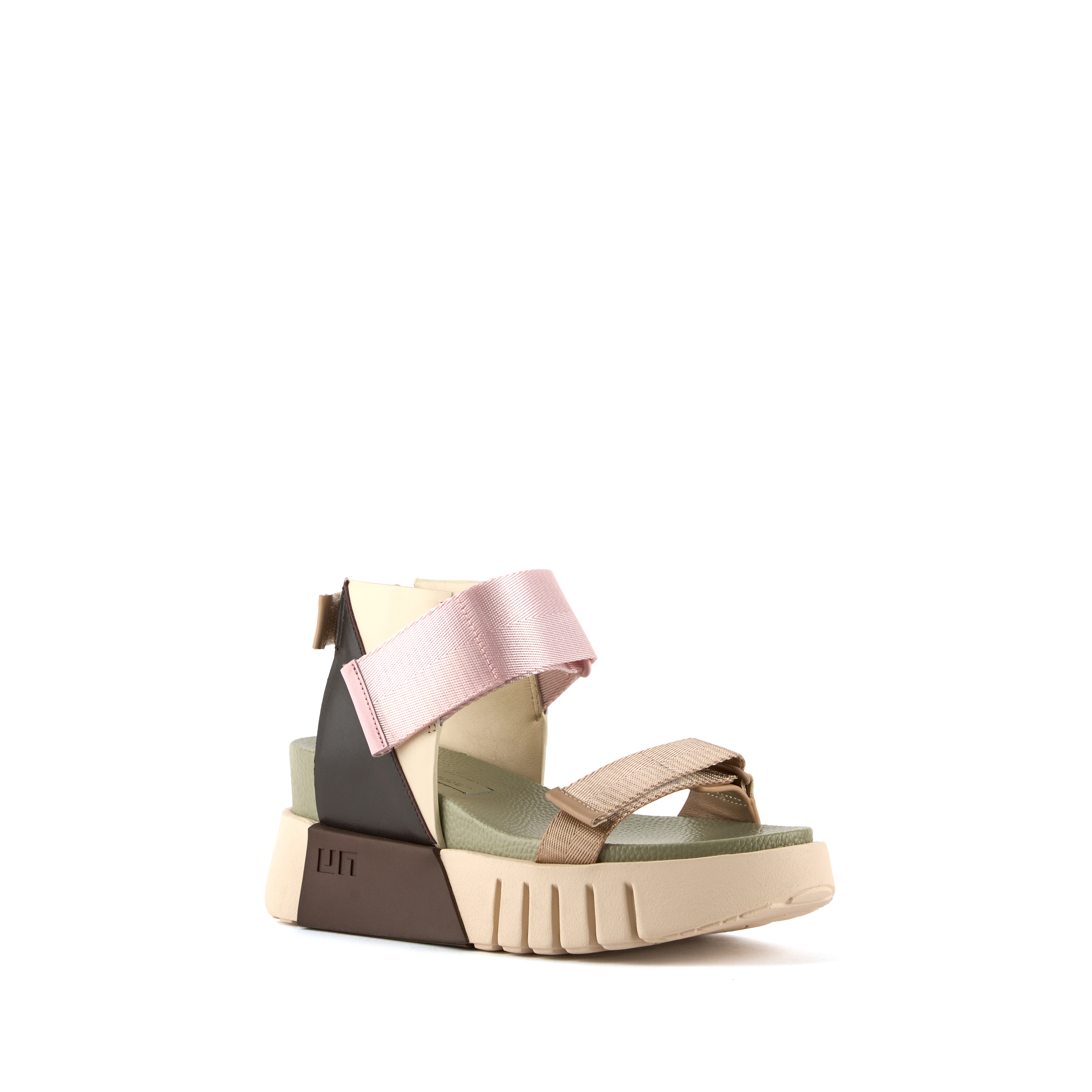 delta-run-blossom-angle-out