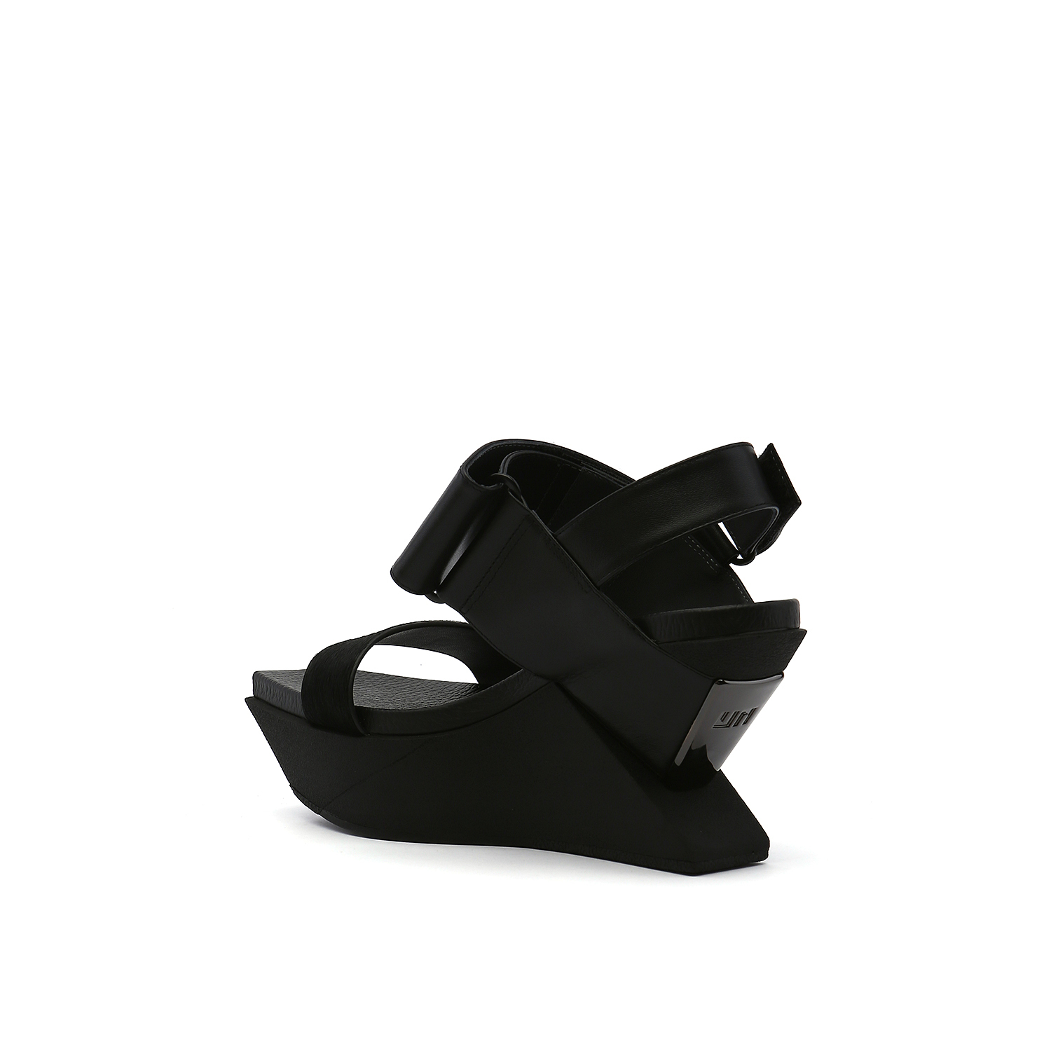 delta-wedge-black-angle-in.jpg