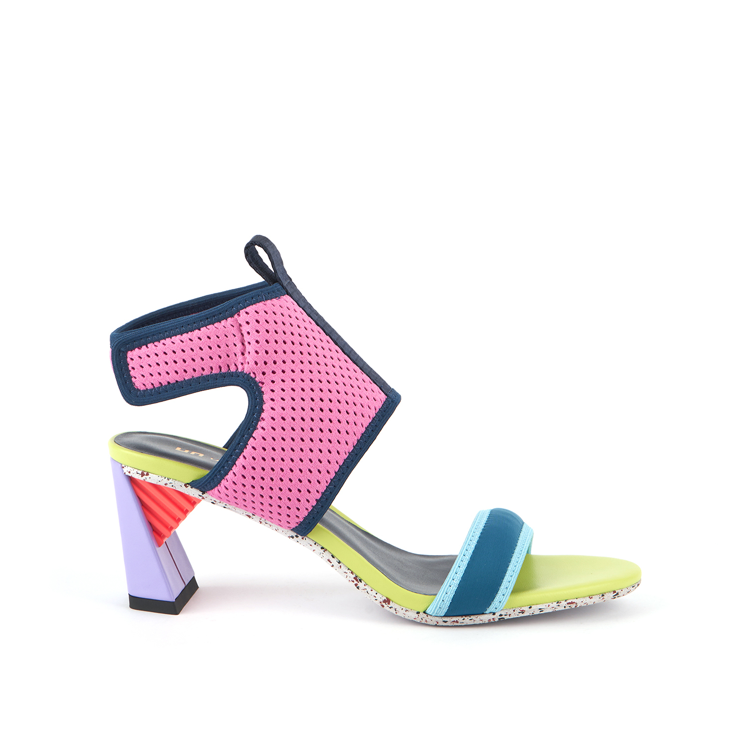 sonar-surf-mid-resort-outside
