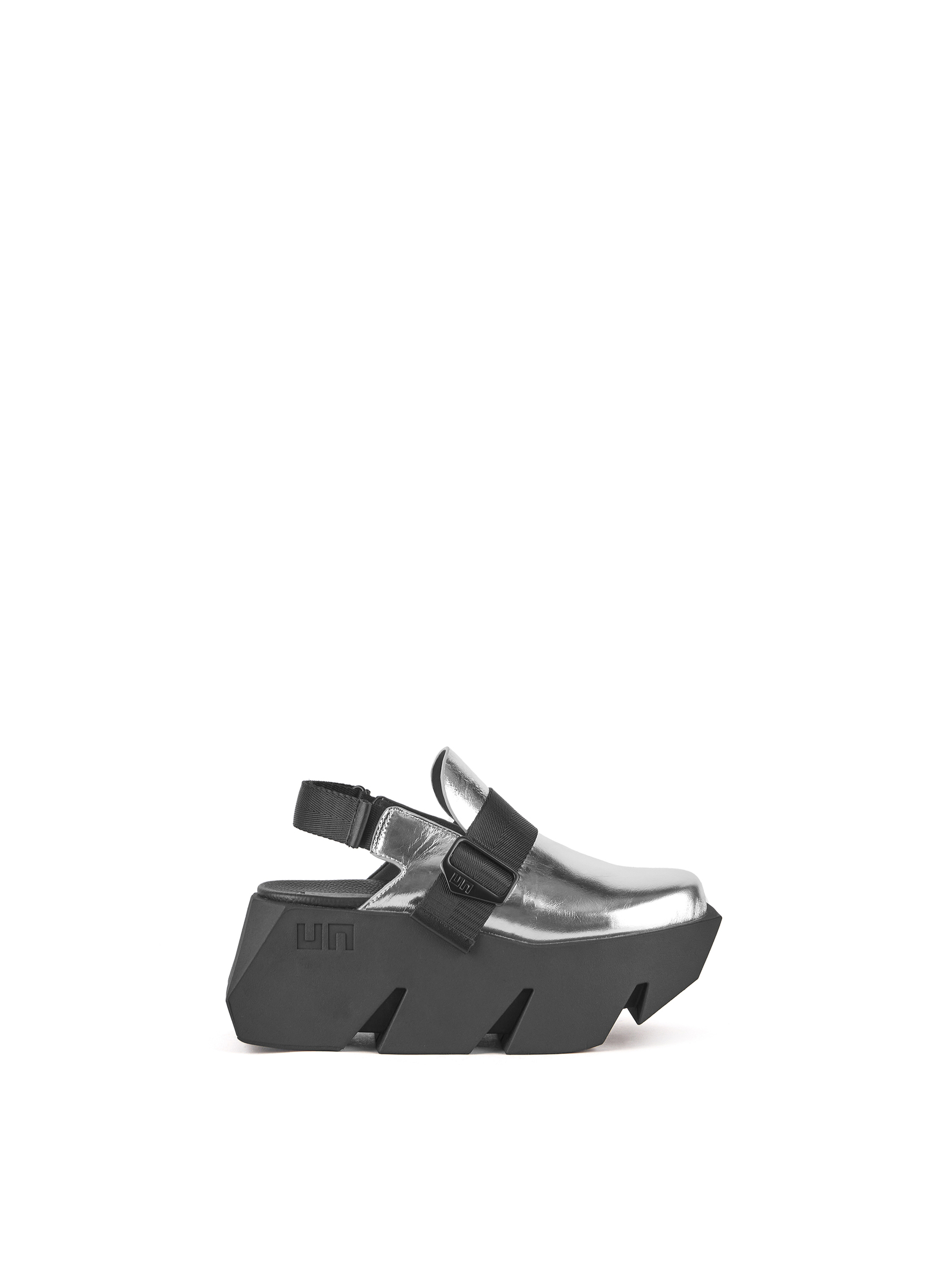 bull-mule-mirror-silver-outside