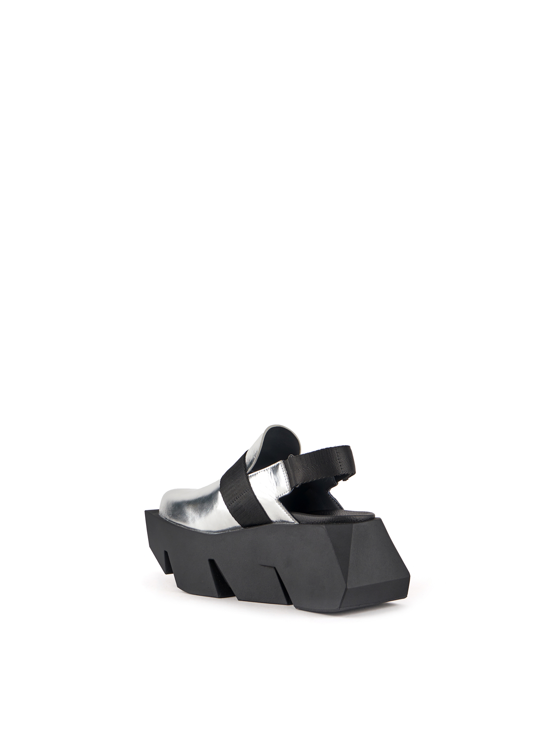 bull-mule-mirror-silver-angle-in