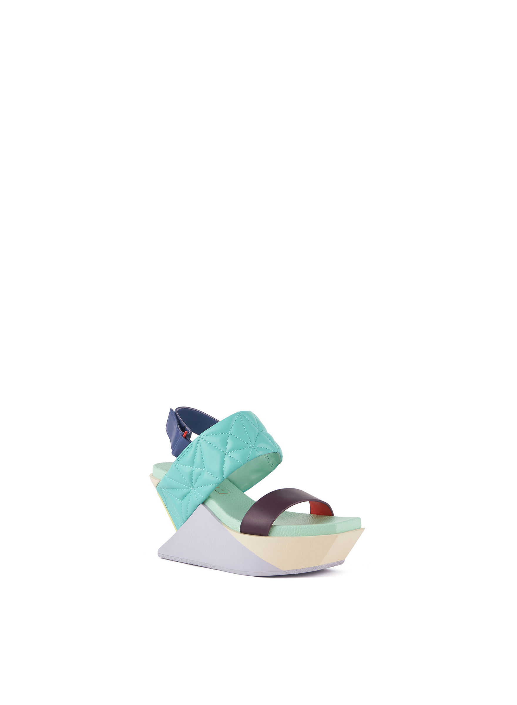 delta-wedge-puffy-party-angle-out