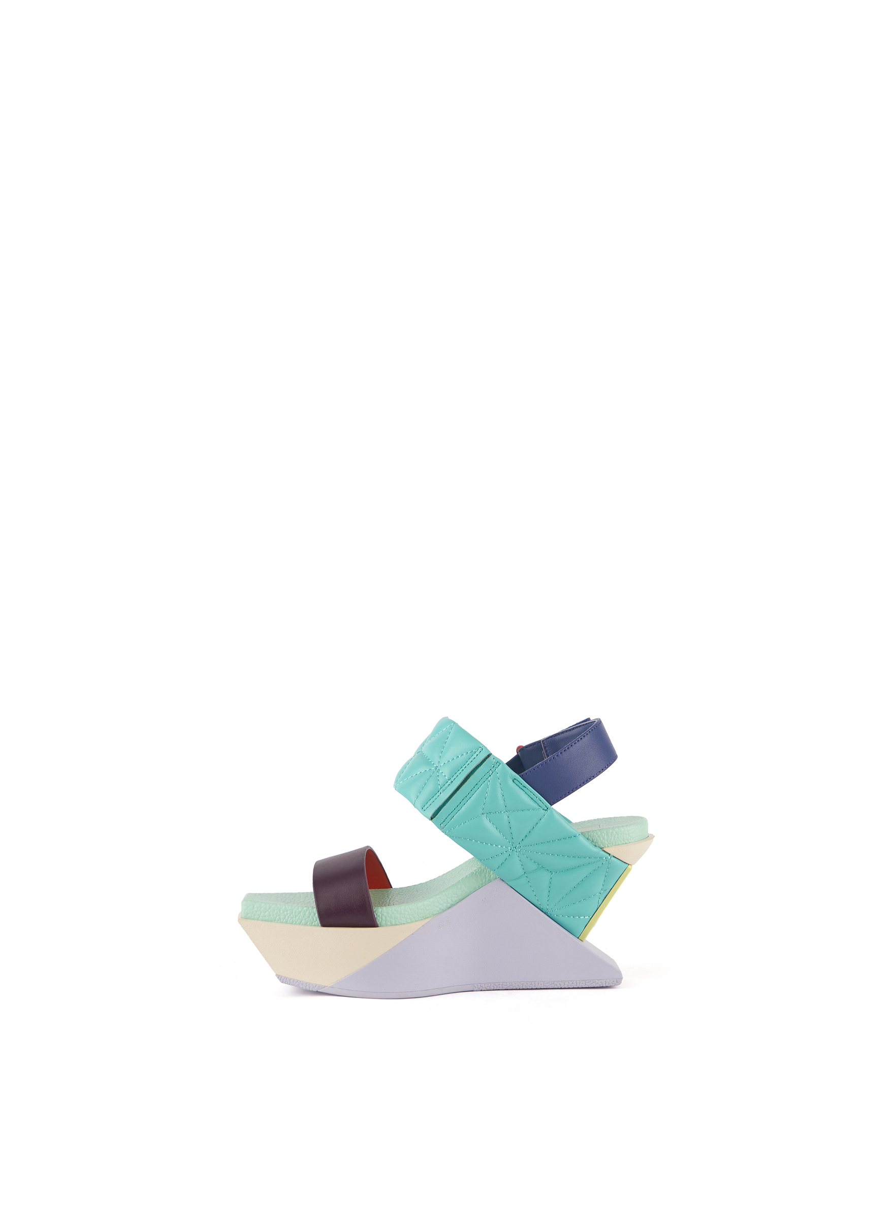delta-wedge-puffy-party-inside