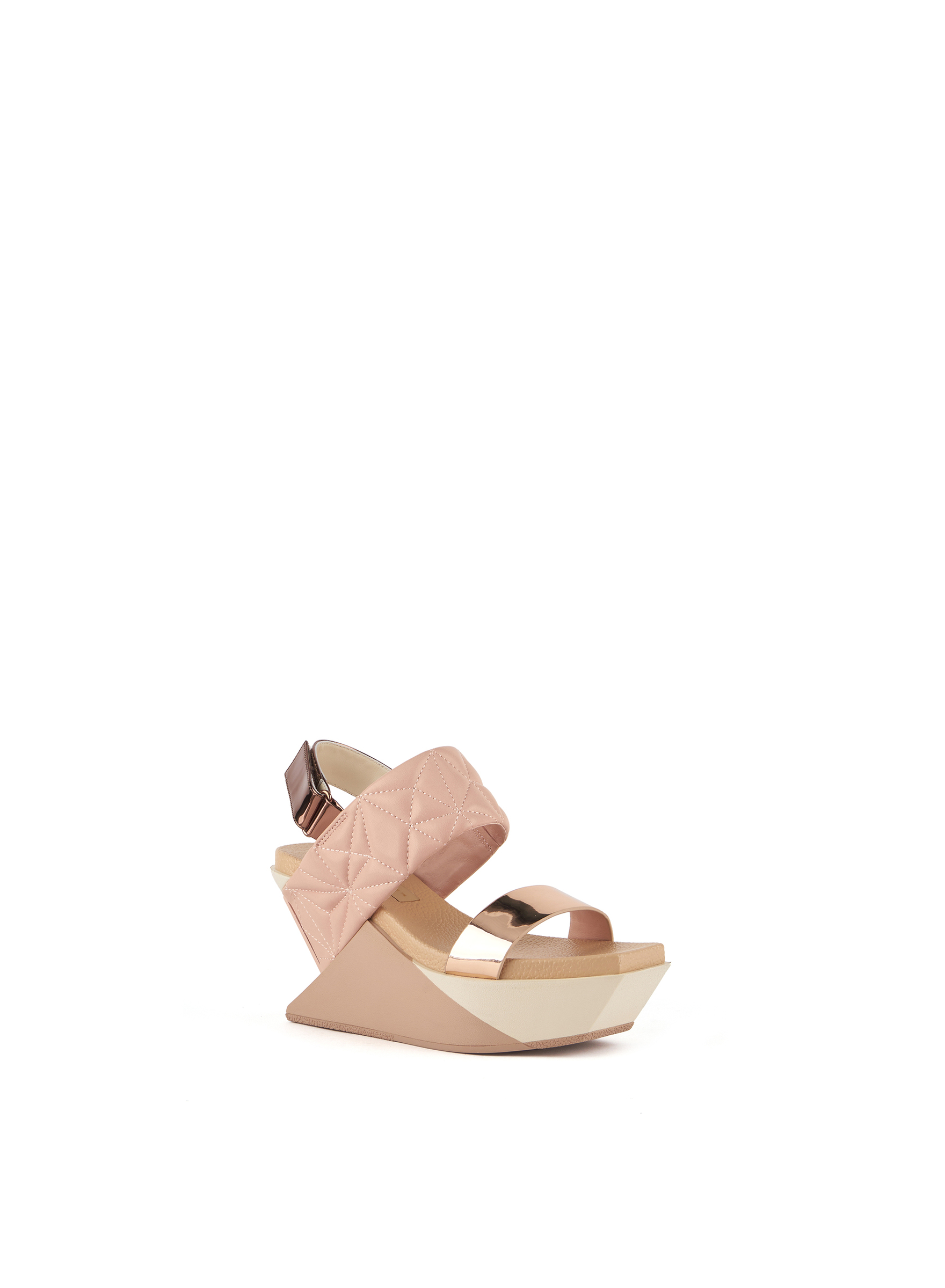 delta-wedge-puffy-cameo-mix-angle-out