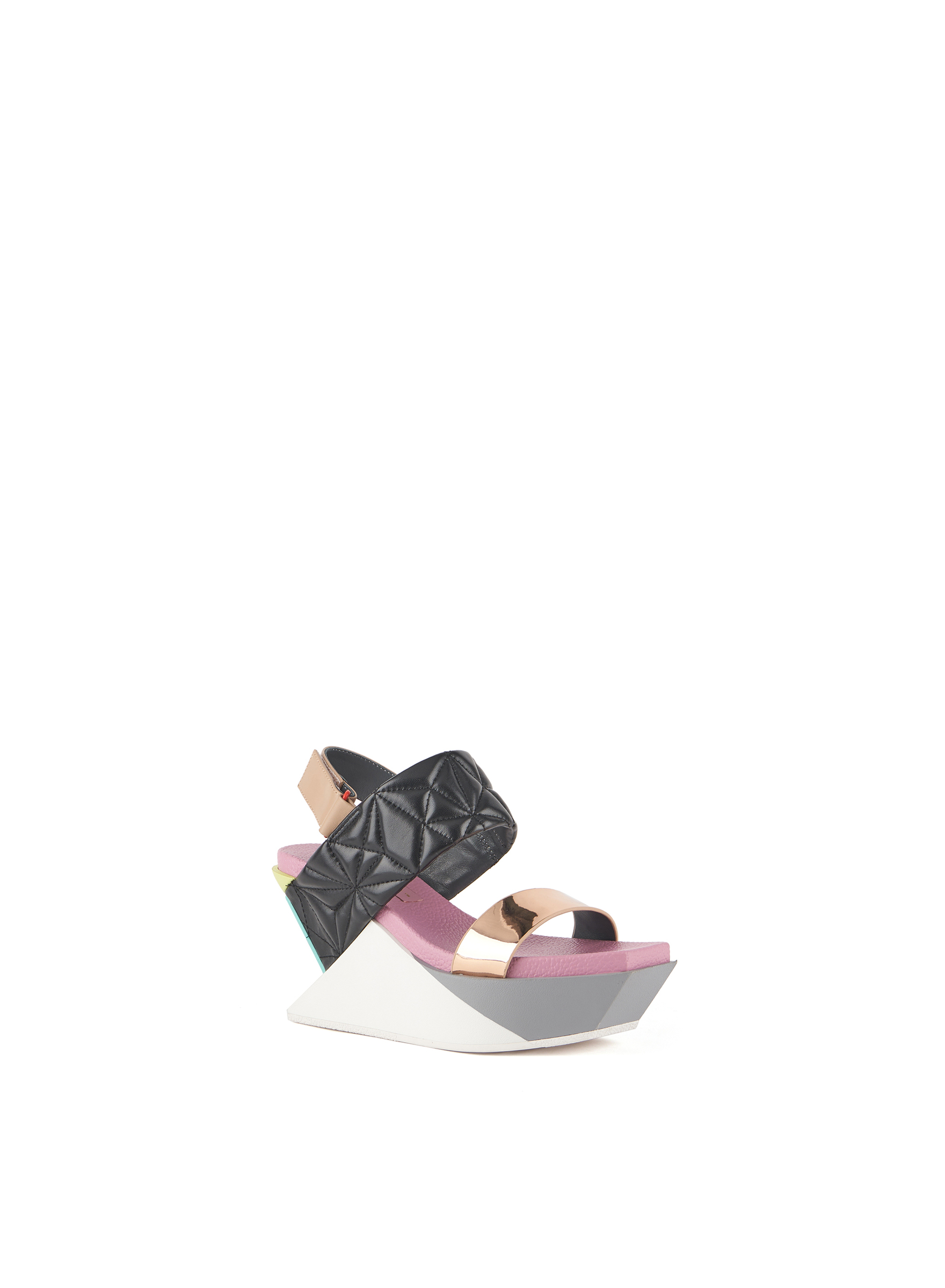delta-wedge-puffy-timeless-mix-angle-out
