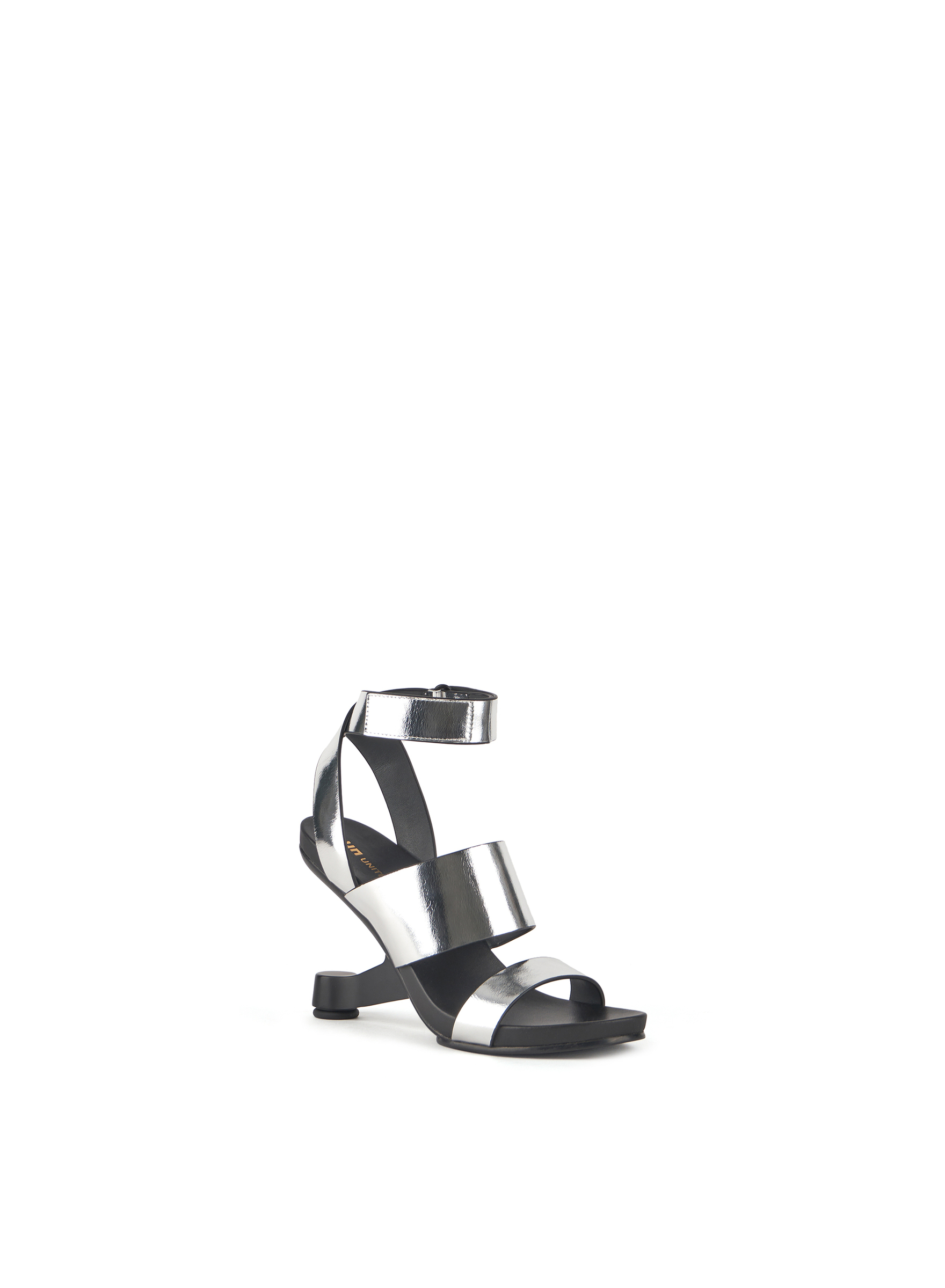 eamz-hana-silver-angle-out