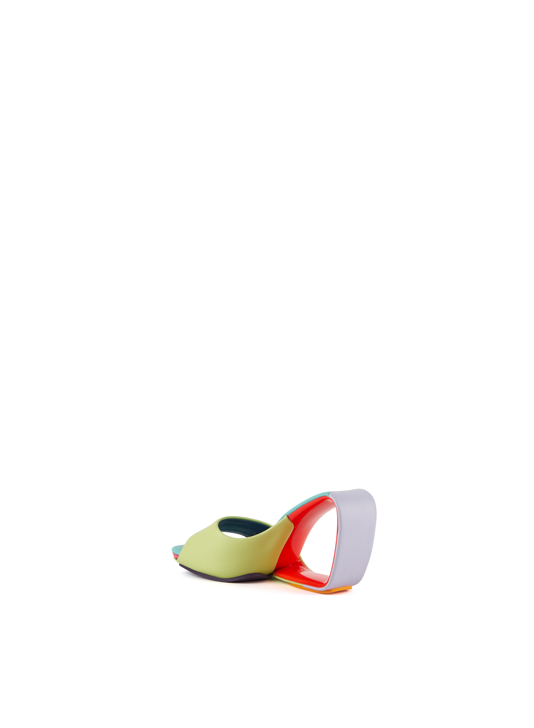 mobius-hi-party-angle-in