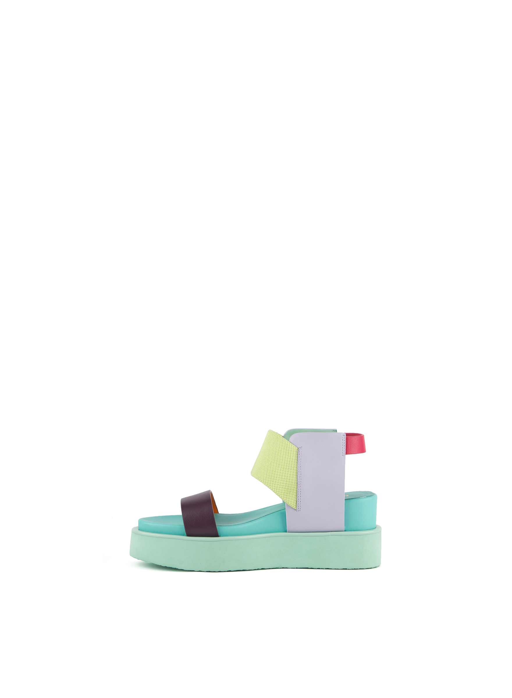 rico-sandal-party-inside