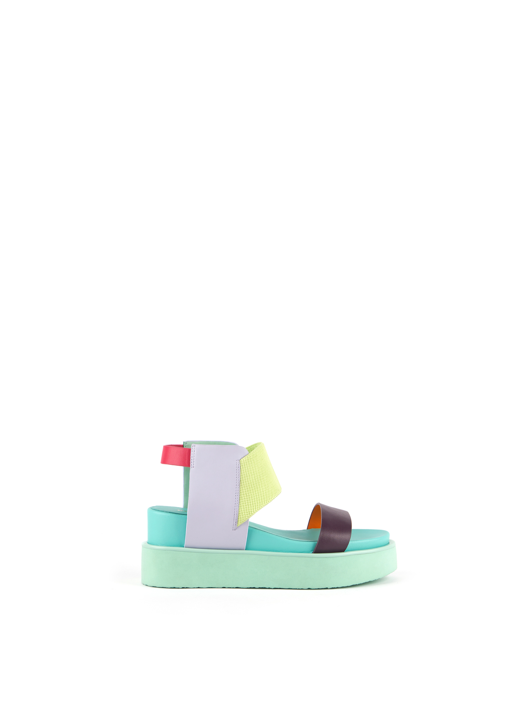 rico-sandal-party-outside