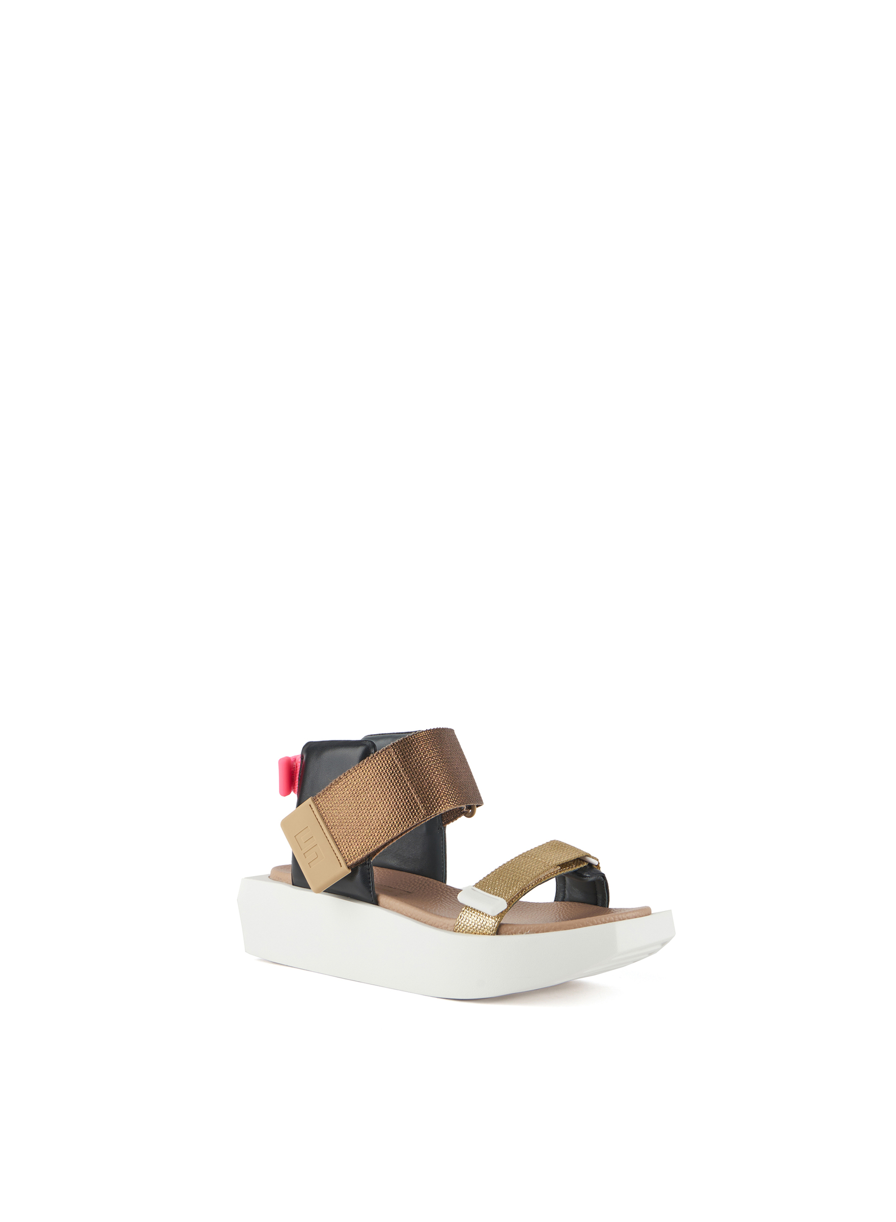 wa-puffy-lo-connect-angle-out