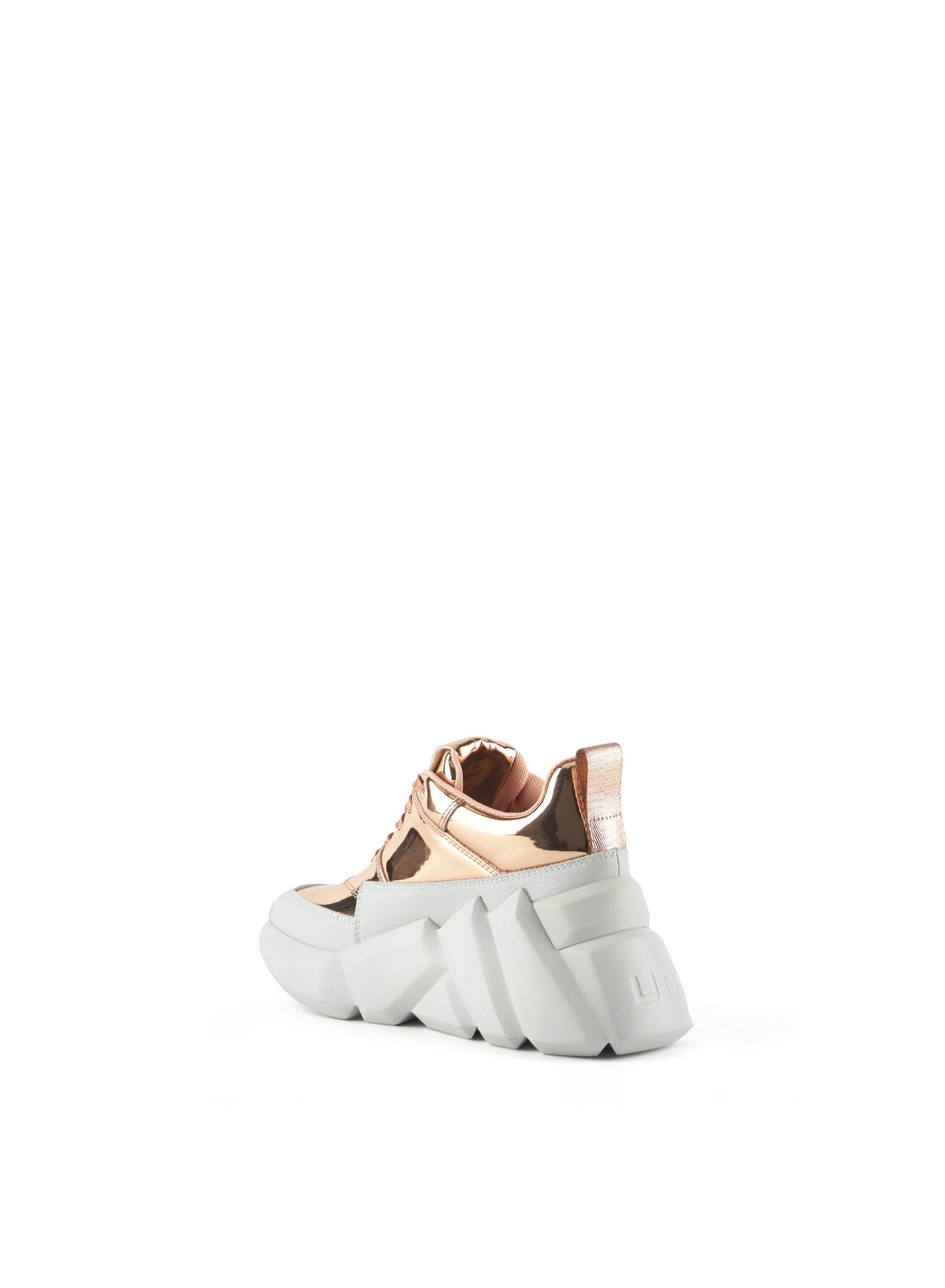 space-kick-max-rose-gold-angle-in