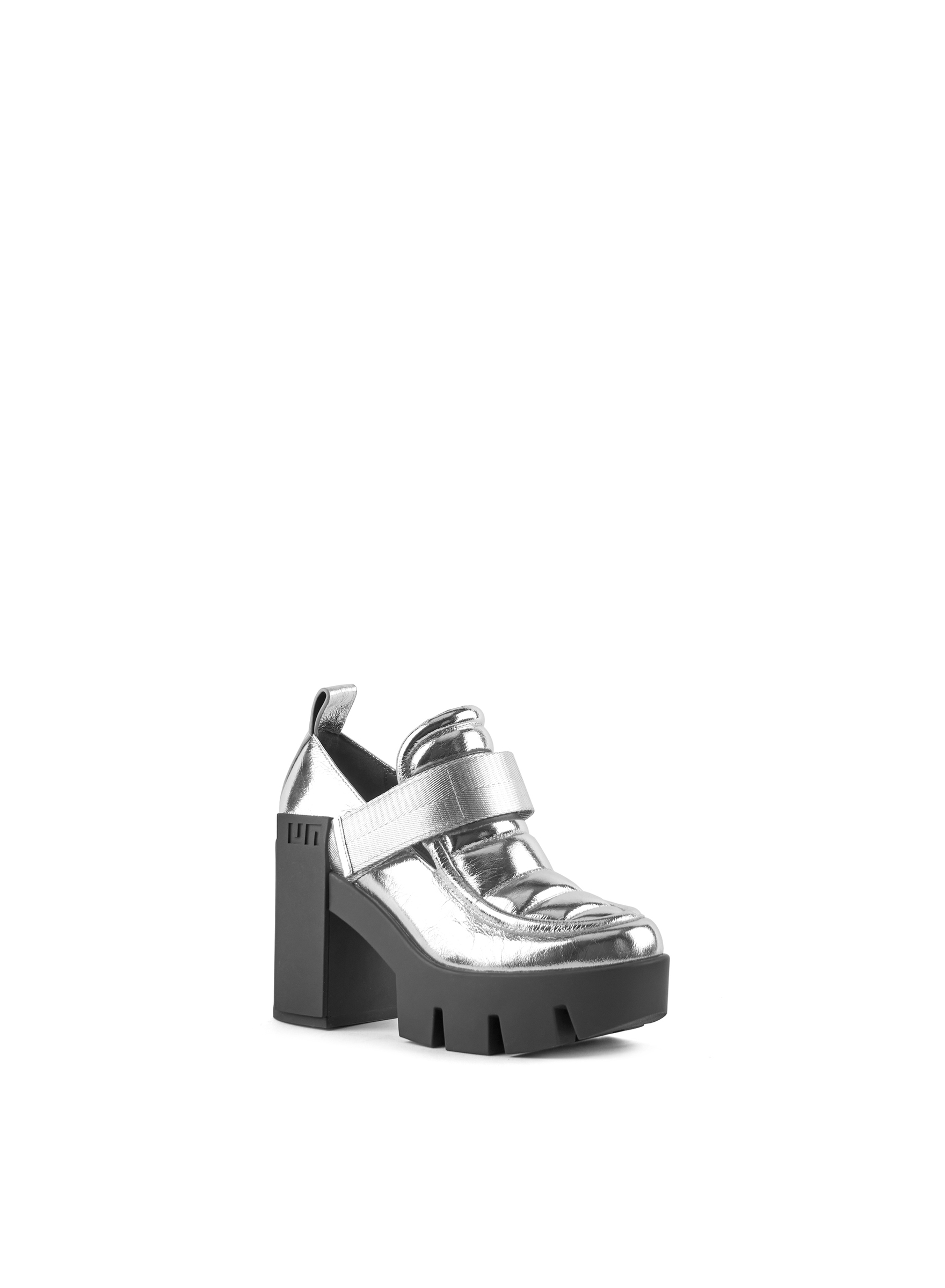 grip-trooper-mid-silver-angle-out