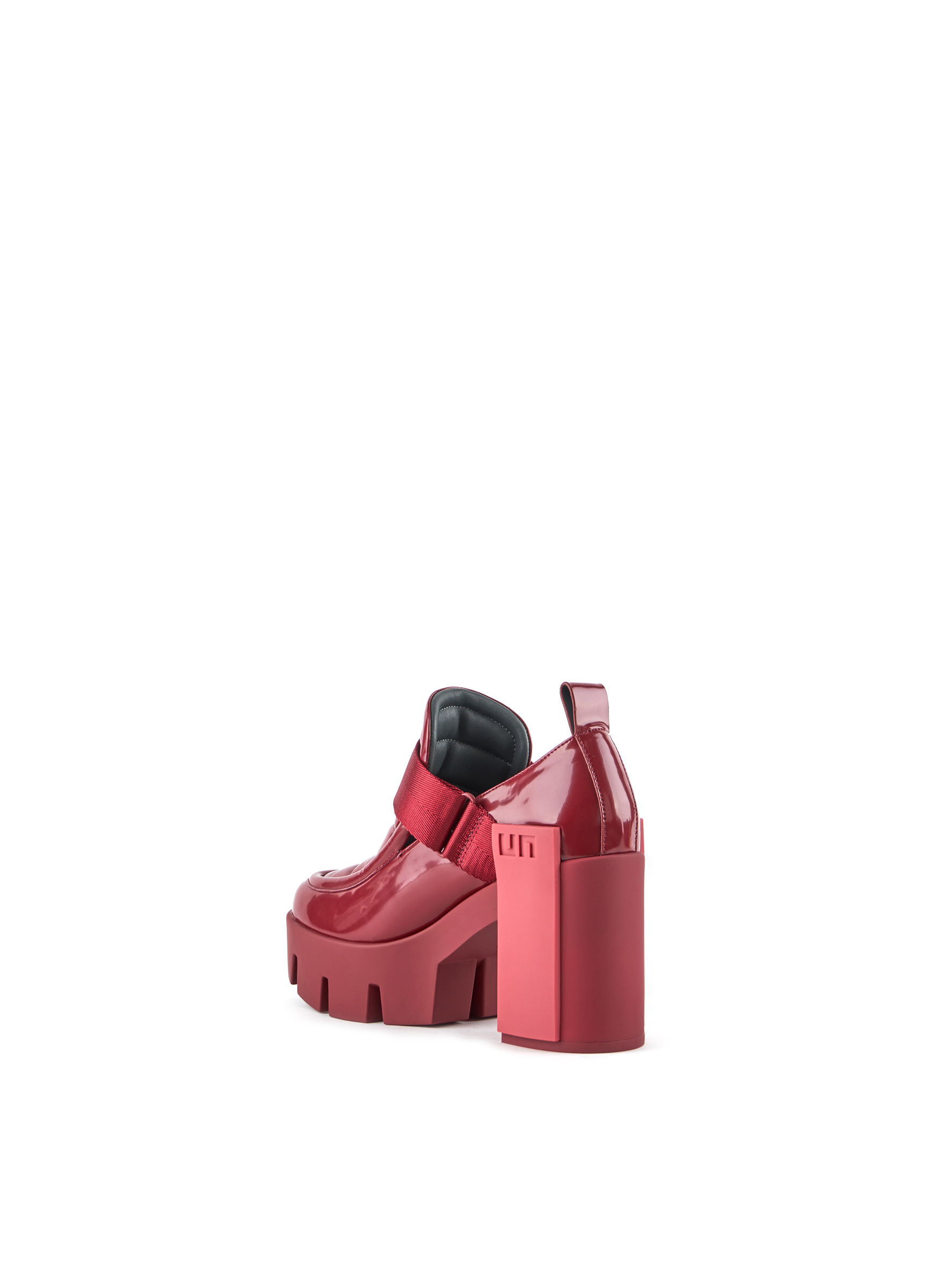 grip-trooper-mid-cranberry-mix-angle-in