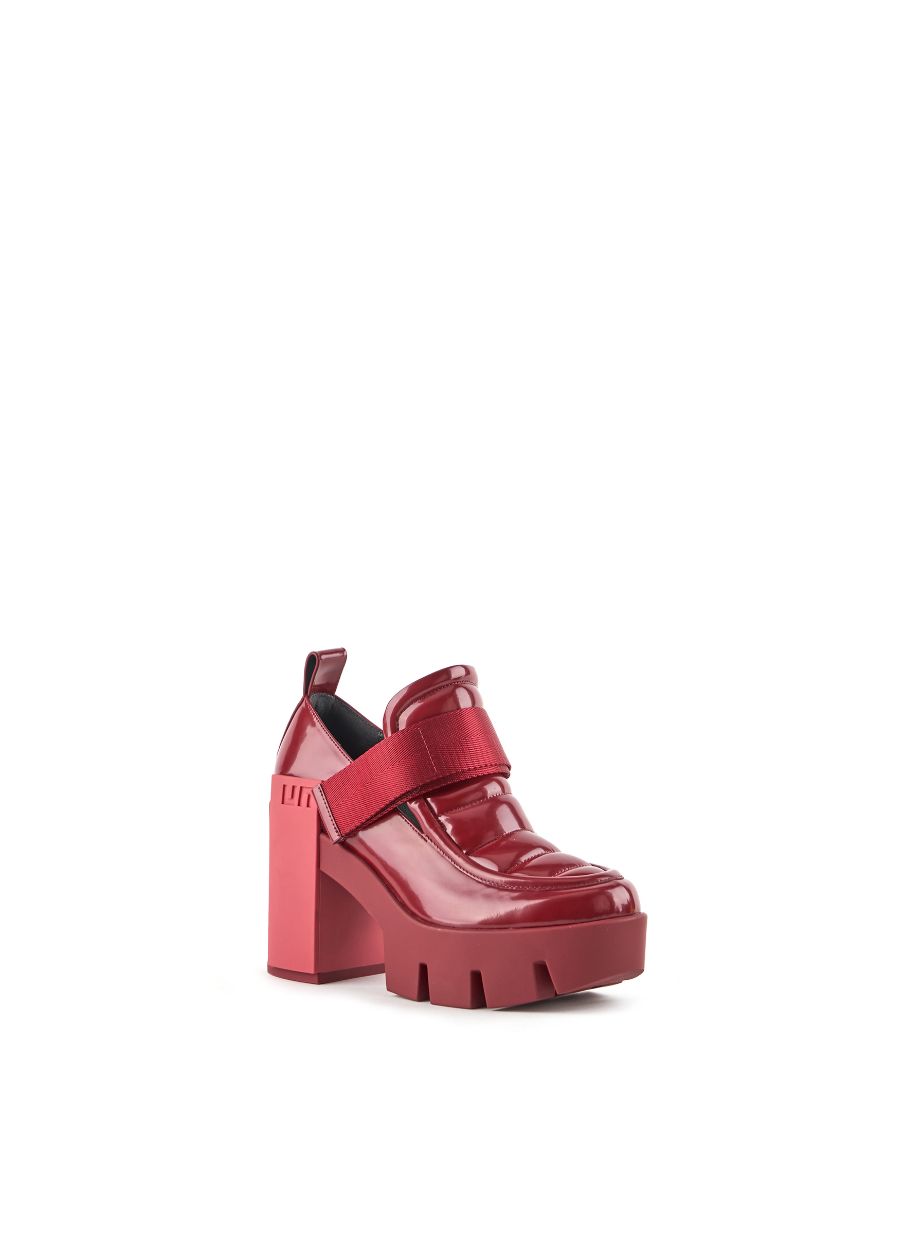 grip-trooper-mid-cranberry-mix-angle-out