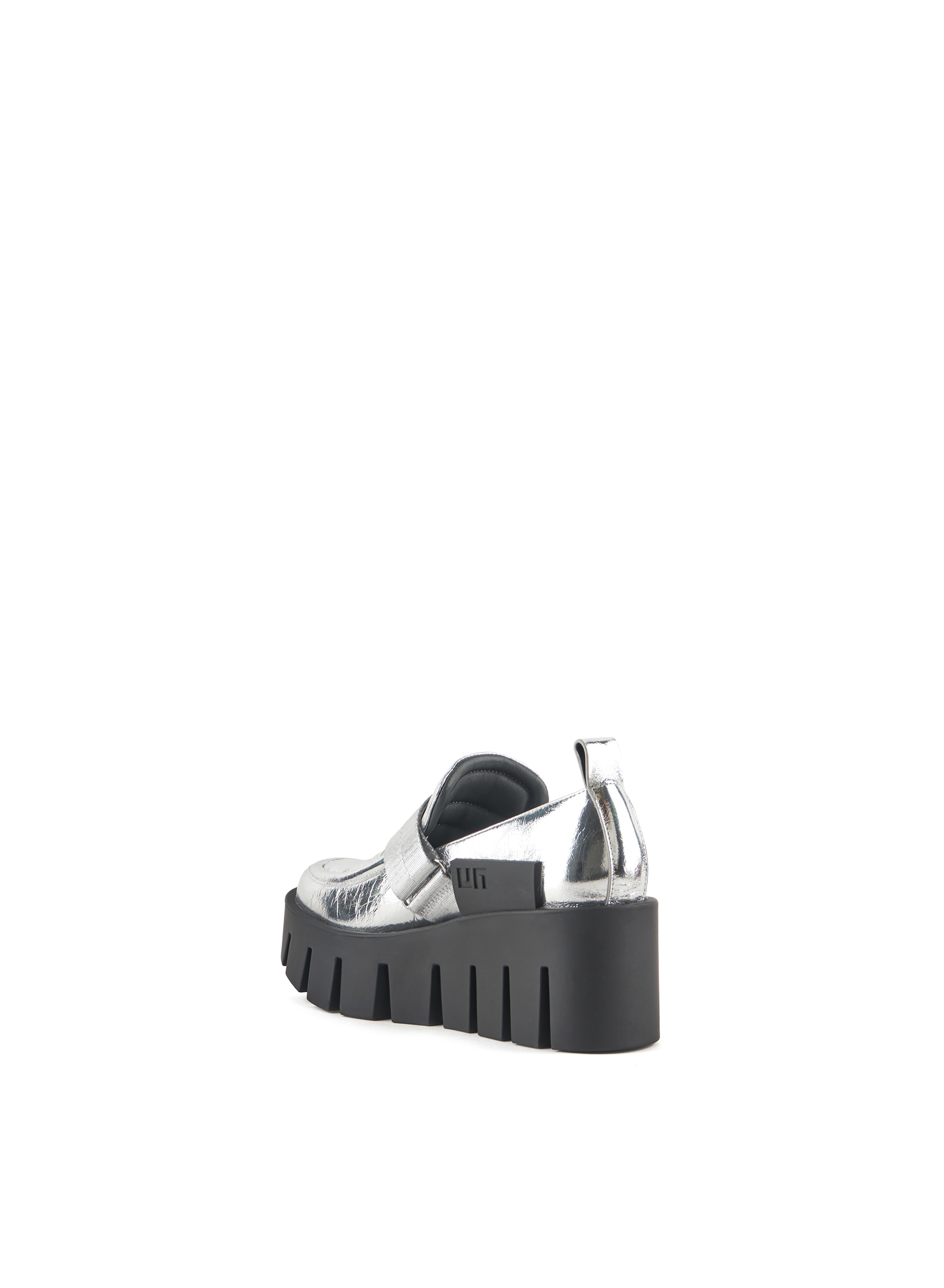 grip-trooper-lo-silver-angle-in