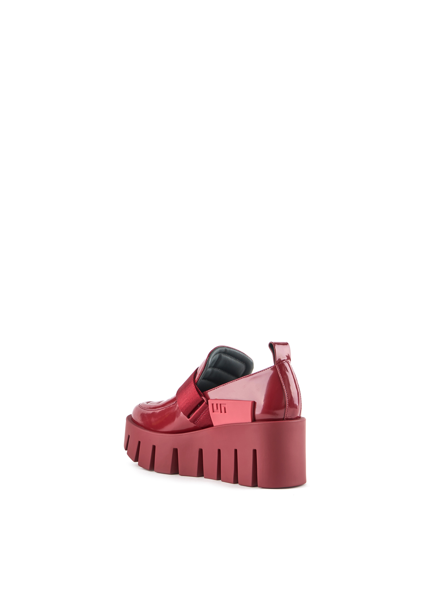 grip-trooper-lo-cranberry-mix-angle-in