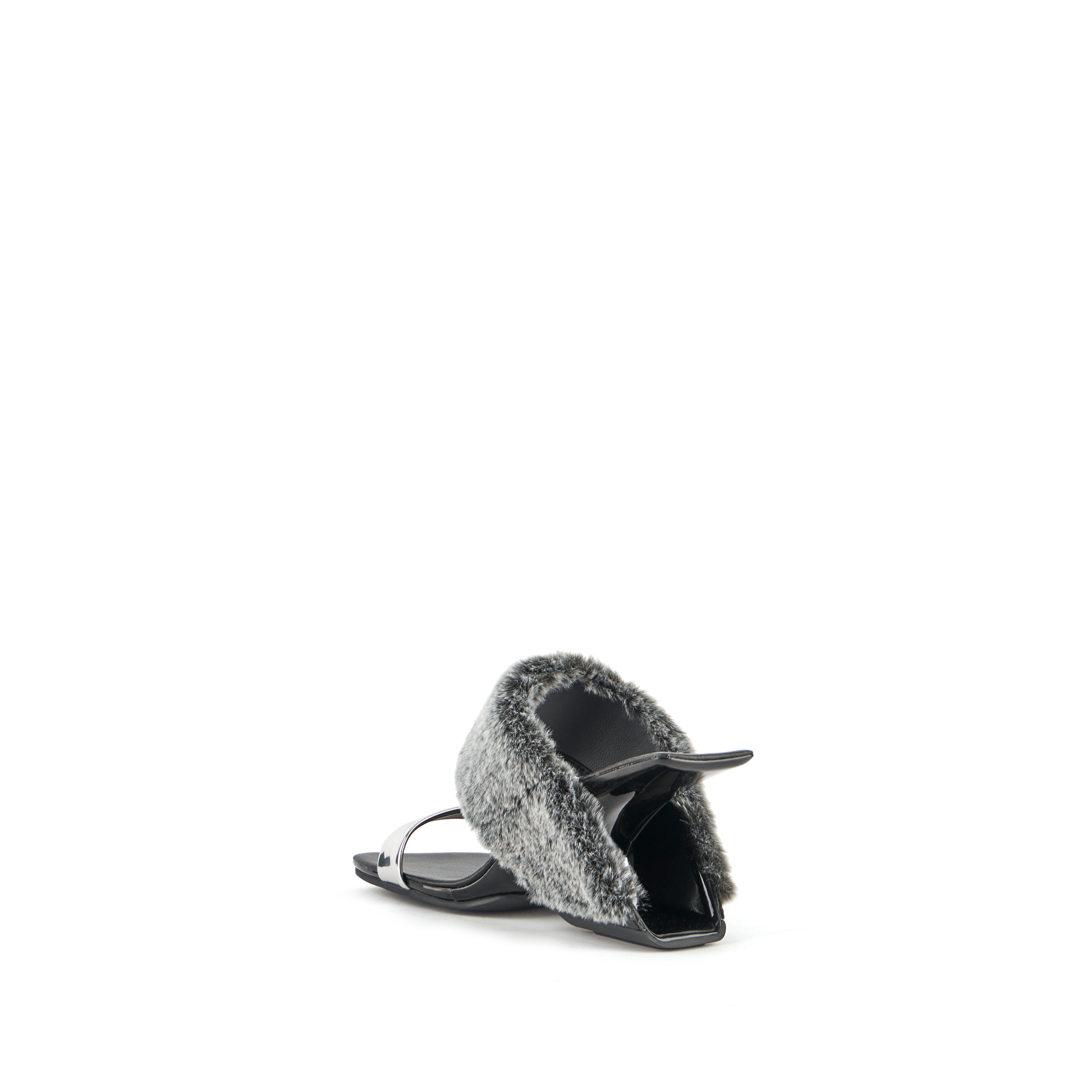 loop-teddy-silver-black-angle-in