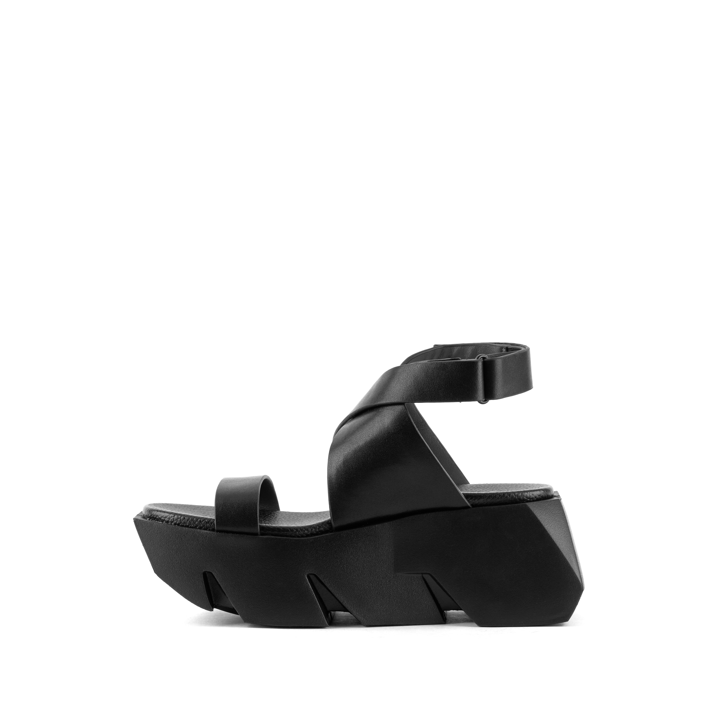 bull-way-black-inside