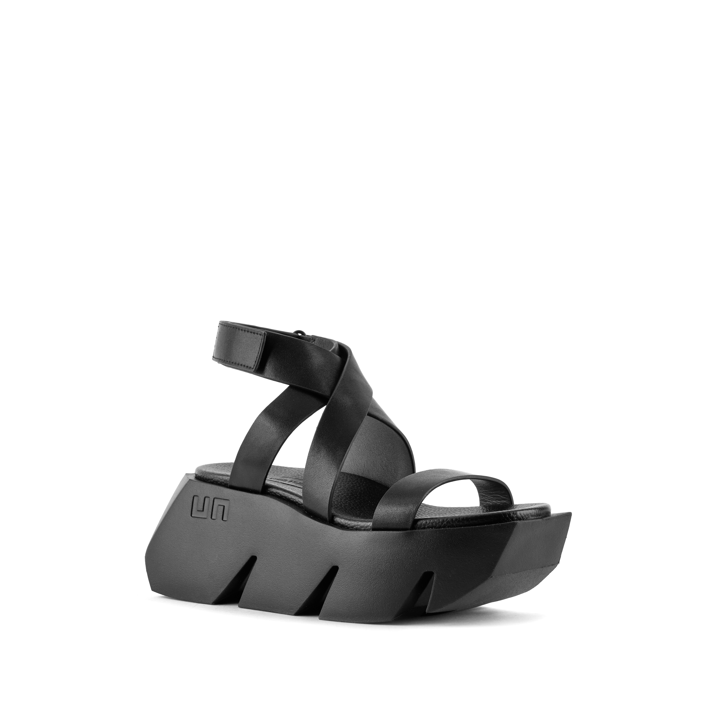 bull-way-black-angle-out