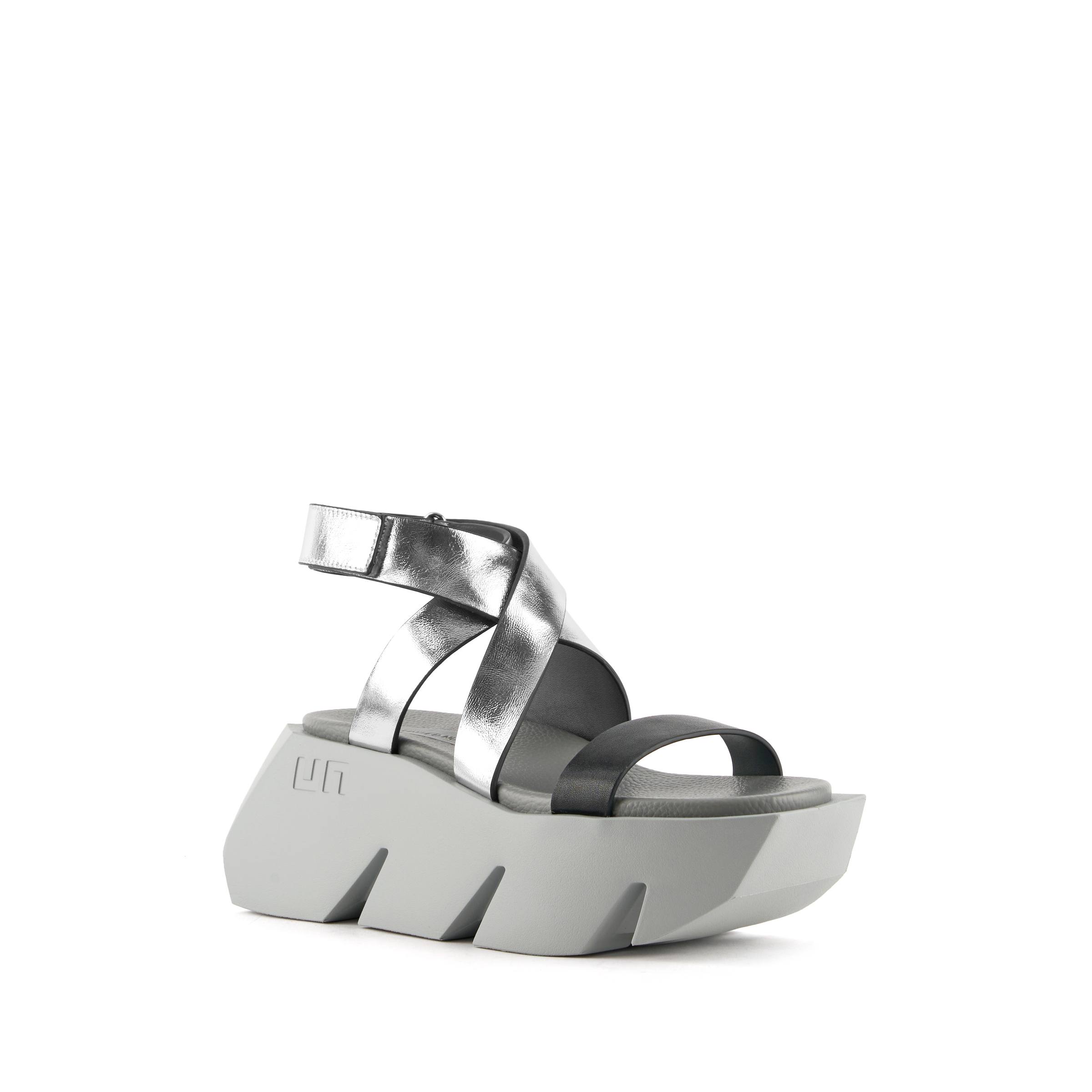 bull-way-steel-angle-out