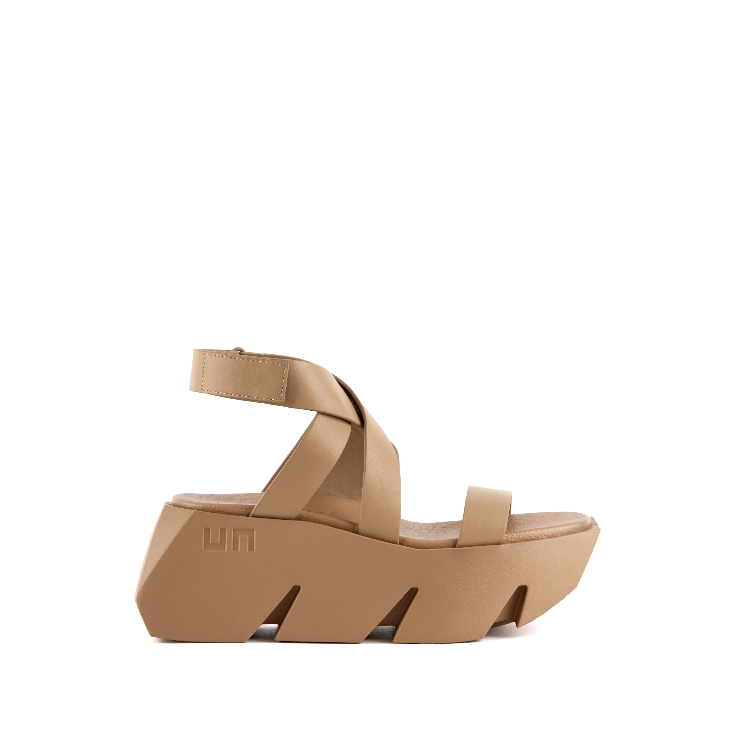 bull-way-timeless-taupe-outside