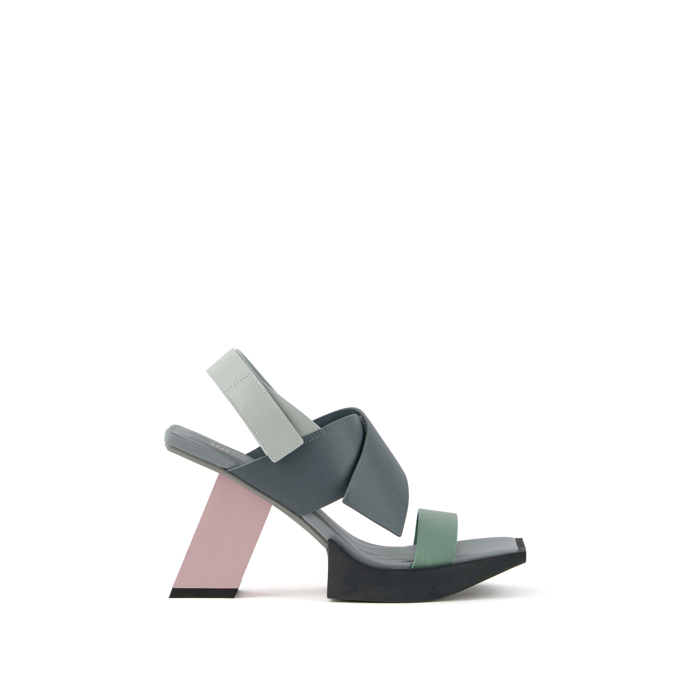 construct-hi-arquitec-outside