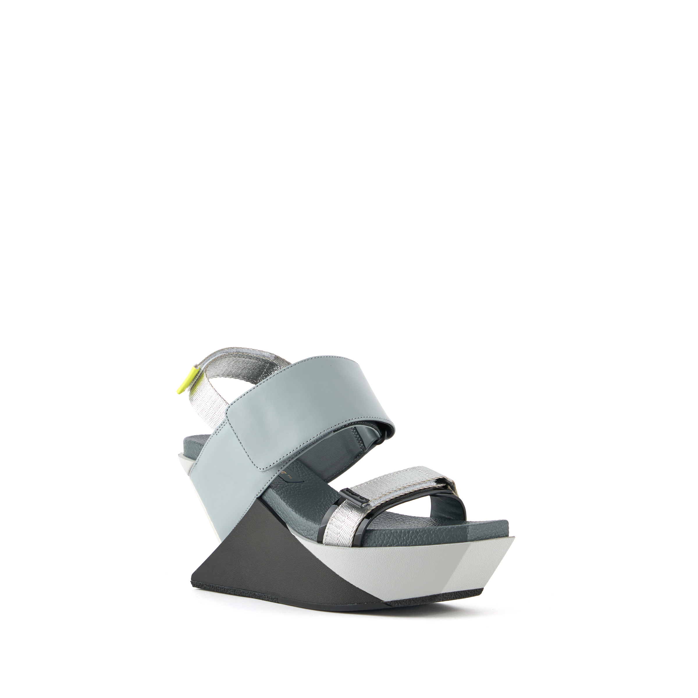 delta-run-wedge-steel-angle-out