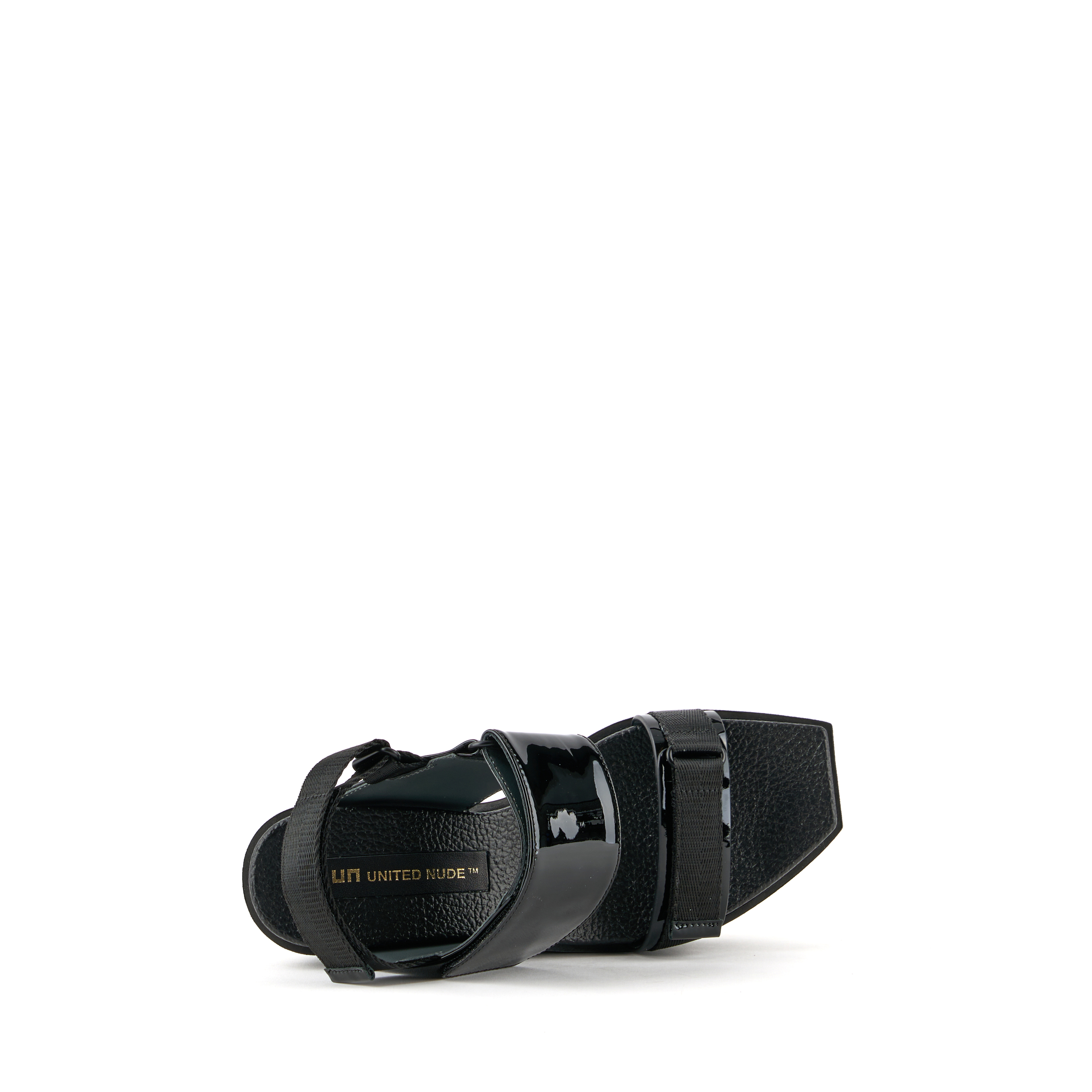 delta-run-wedge-black-top