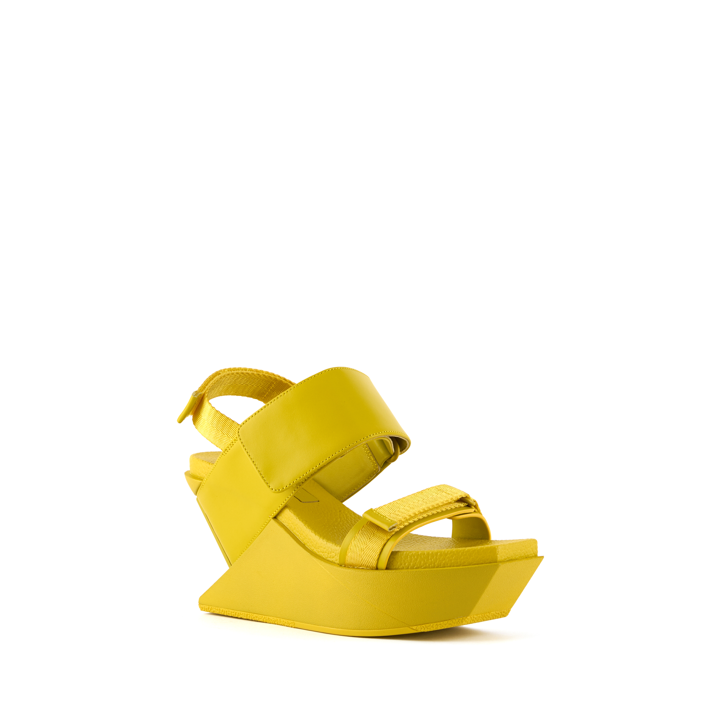 delta-run-wedge-mango-mint-angle-out