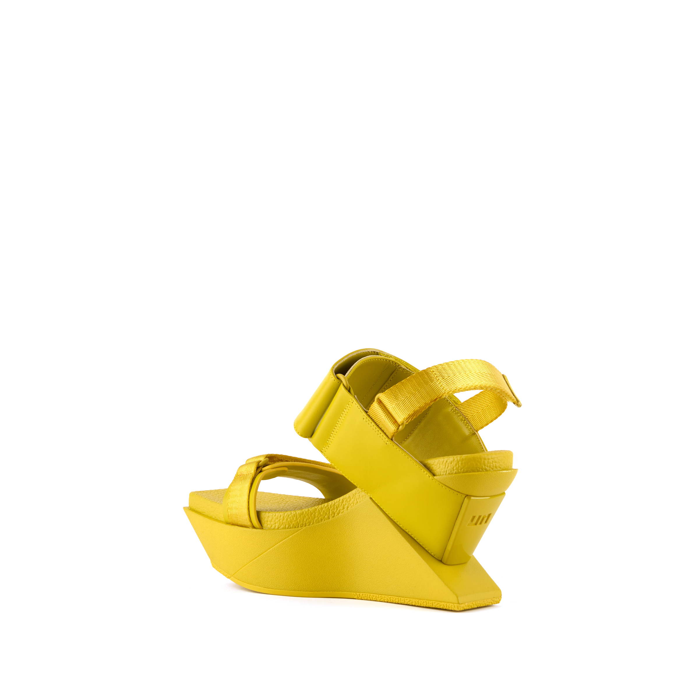 delta-run-wedge-mango-mint-angle-in