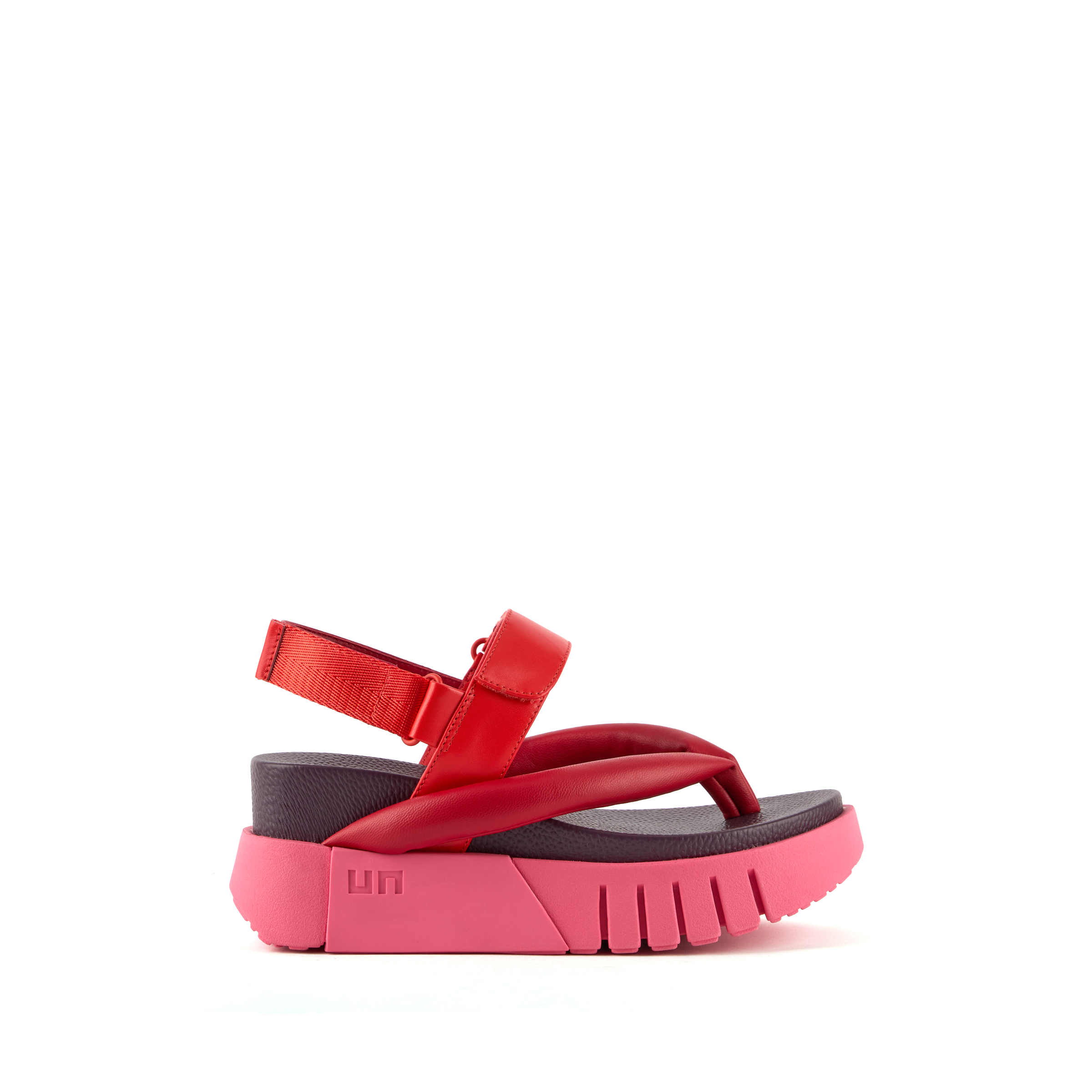 delta-tong-lily-outside