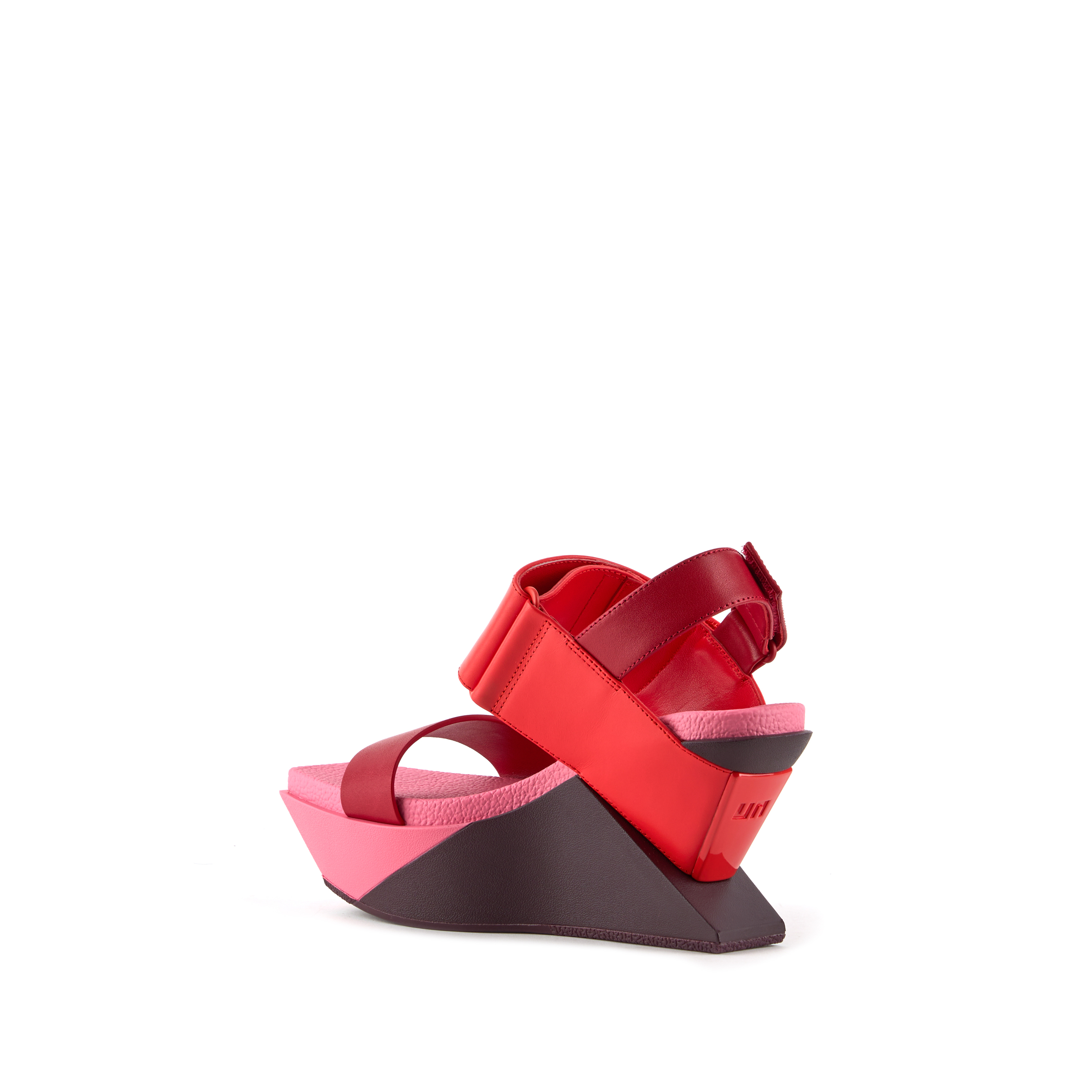 delta-wedge-sandal-lily-angle-in