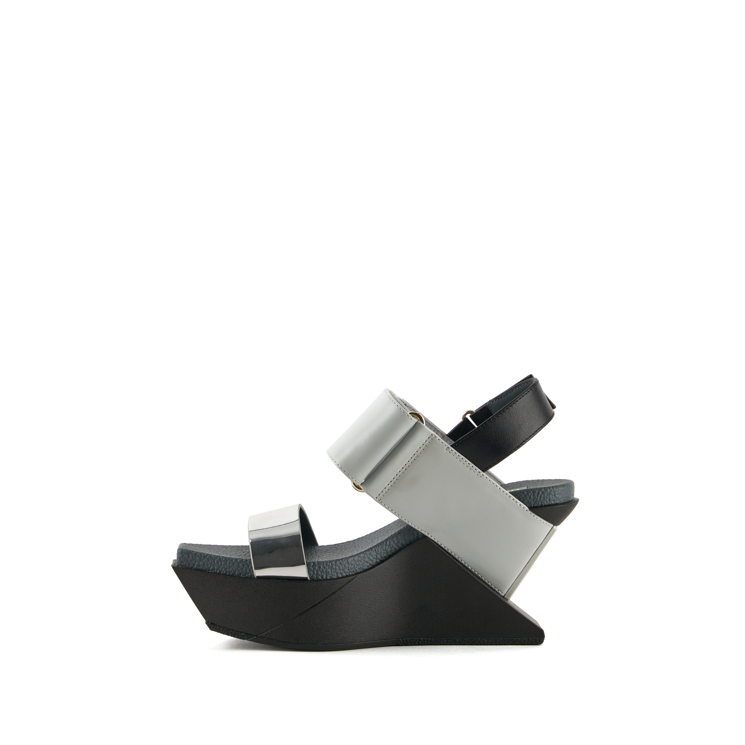 delta-wedge-sandal-steel-inside