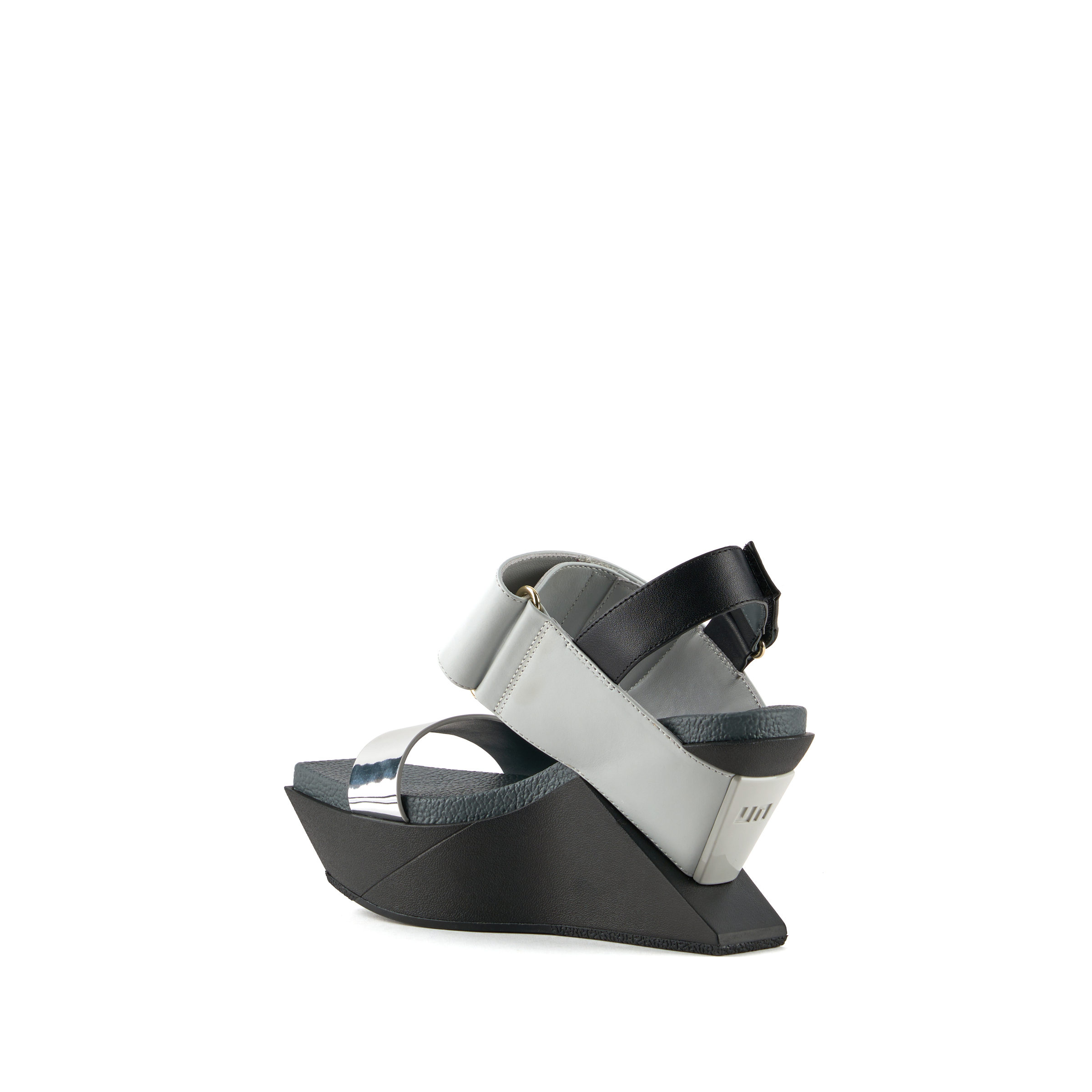 delta-wedge-sandal-steel-angle-in