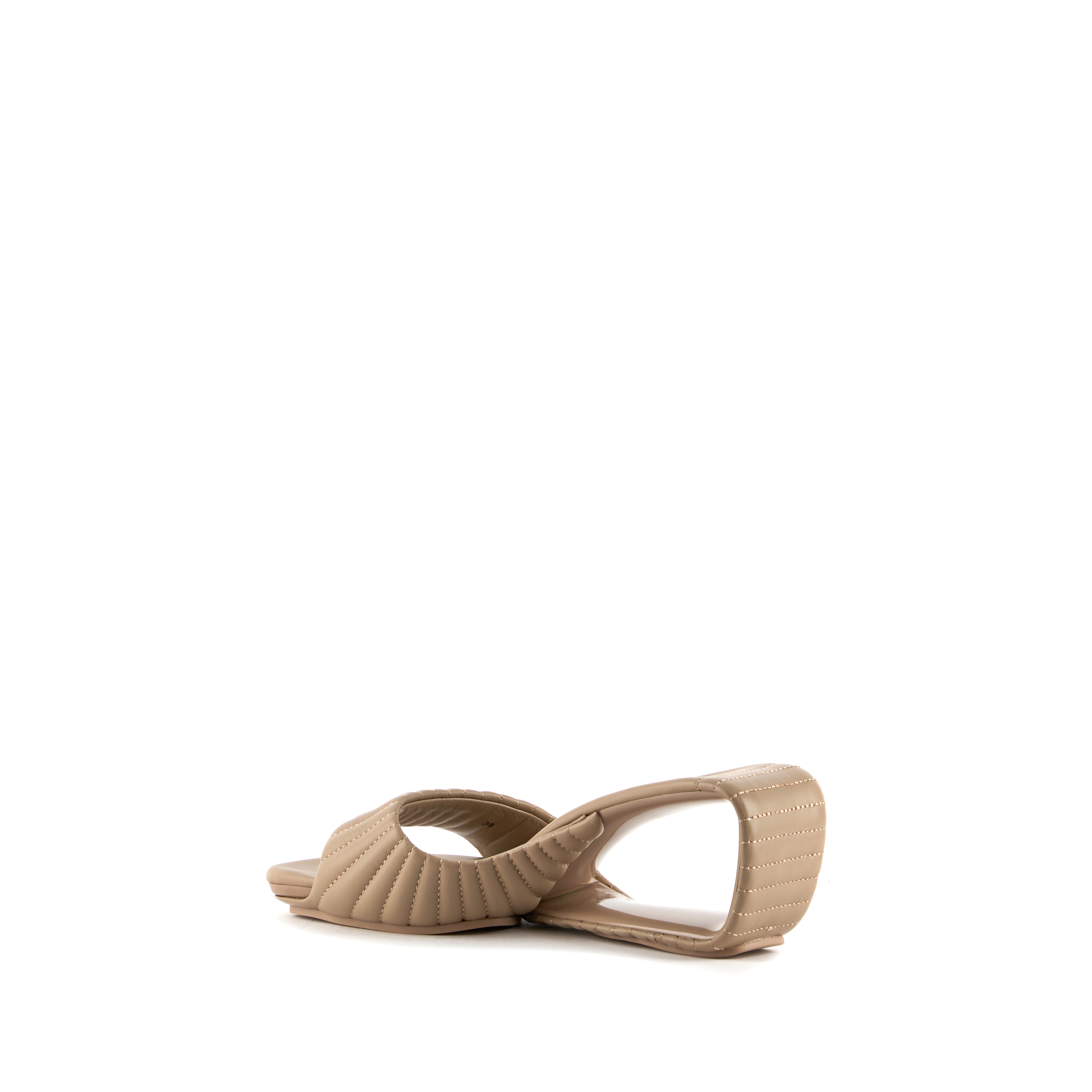 mobius-mid-timeless-taupe-puffier-angle-in