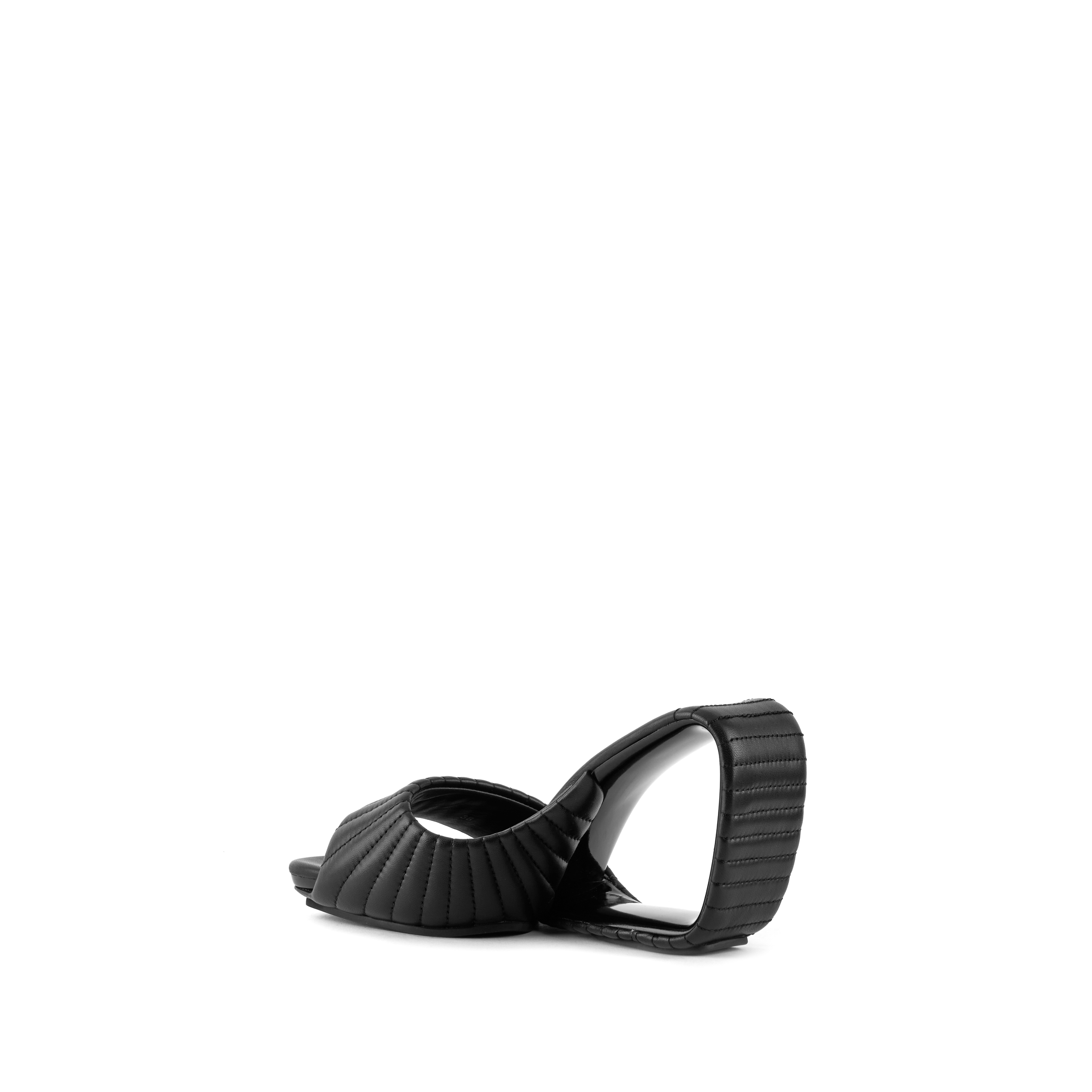 mobius-hi-black-puffier-angle-in