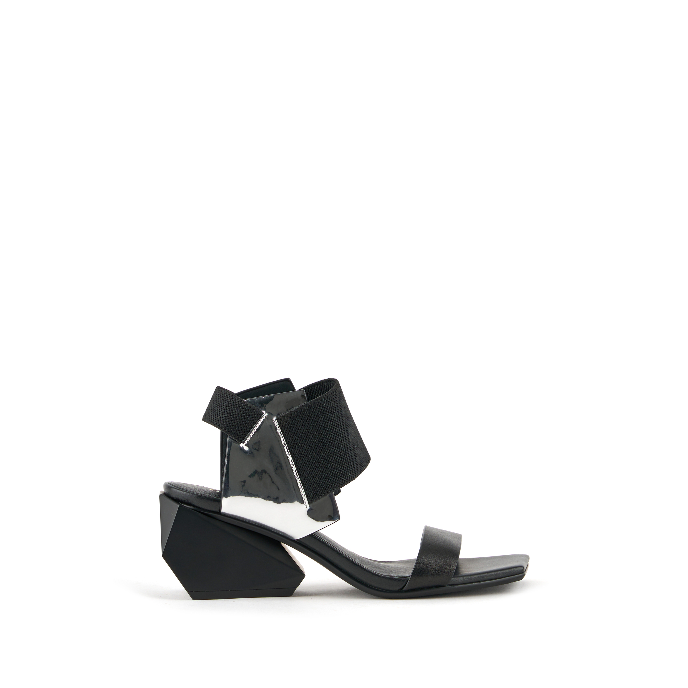 ricky-sandal-mid-black-silver-outside