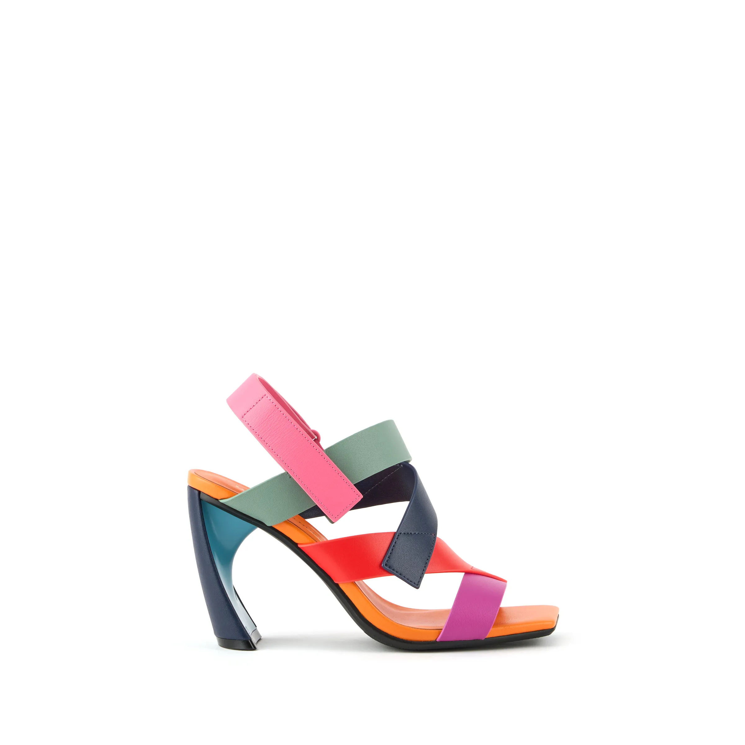 zuma-straps-hi-solaria-outside