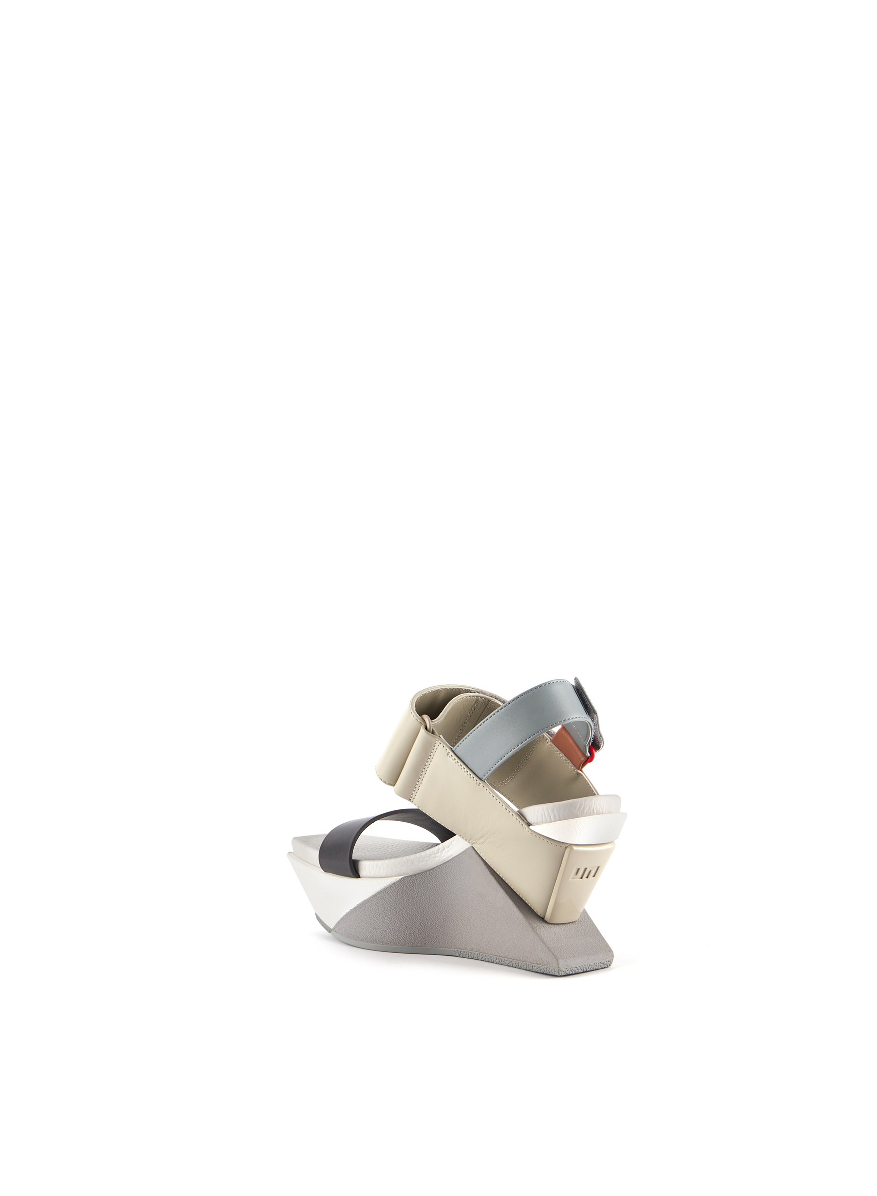 1041381616SS24