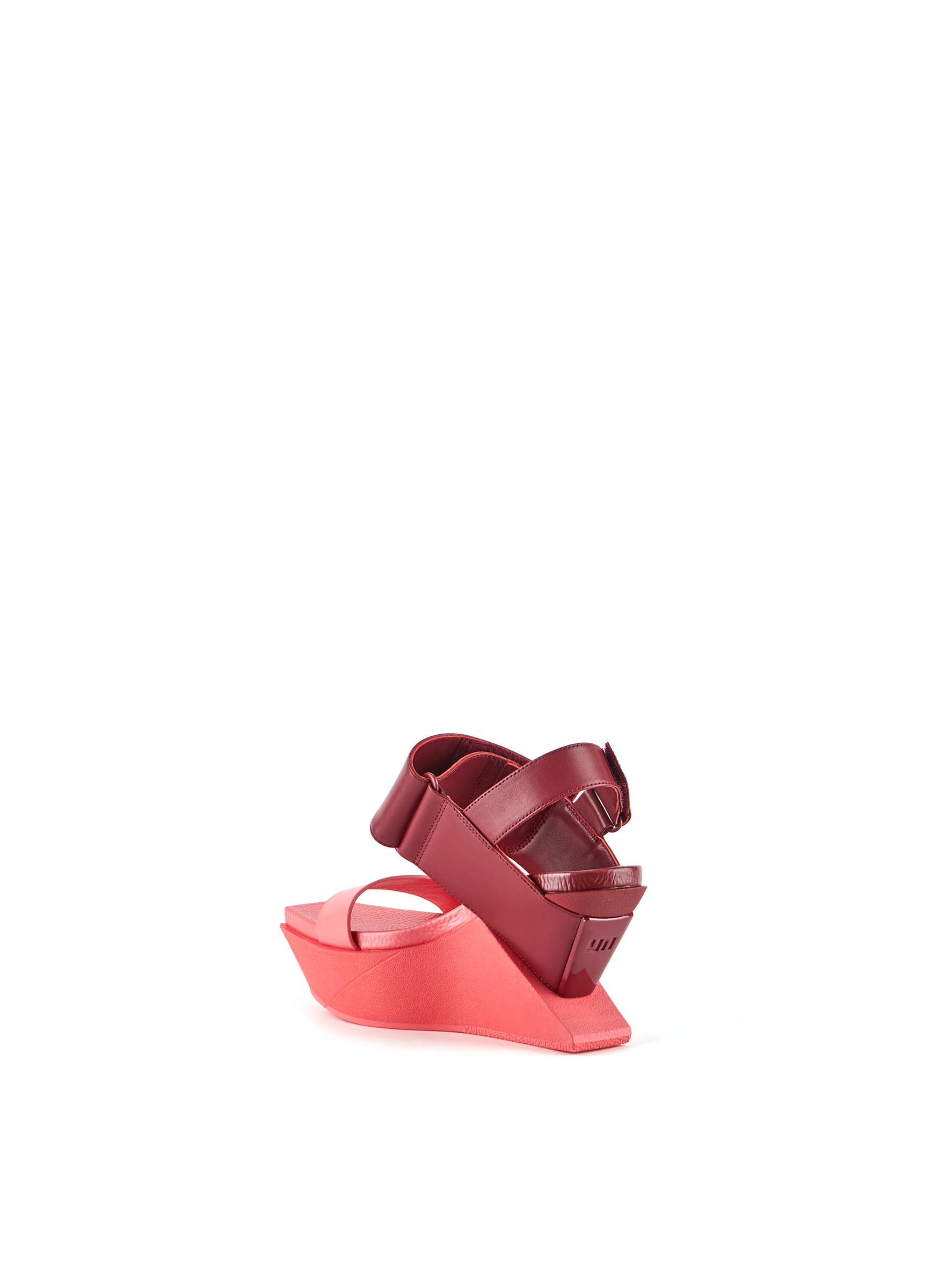 1041382016SS24