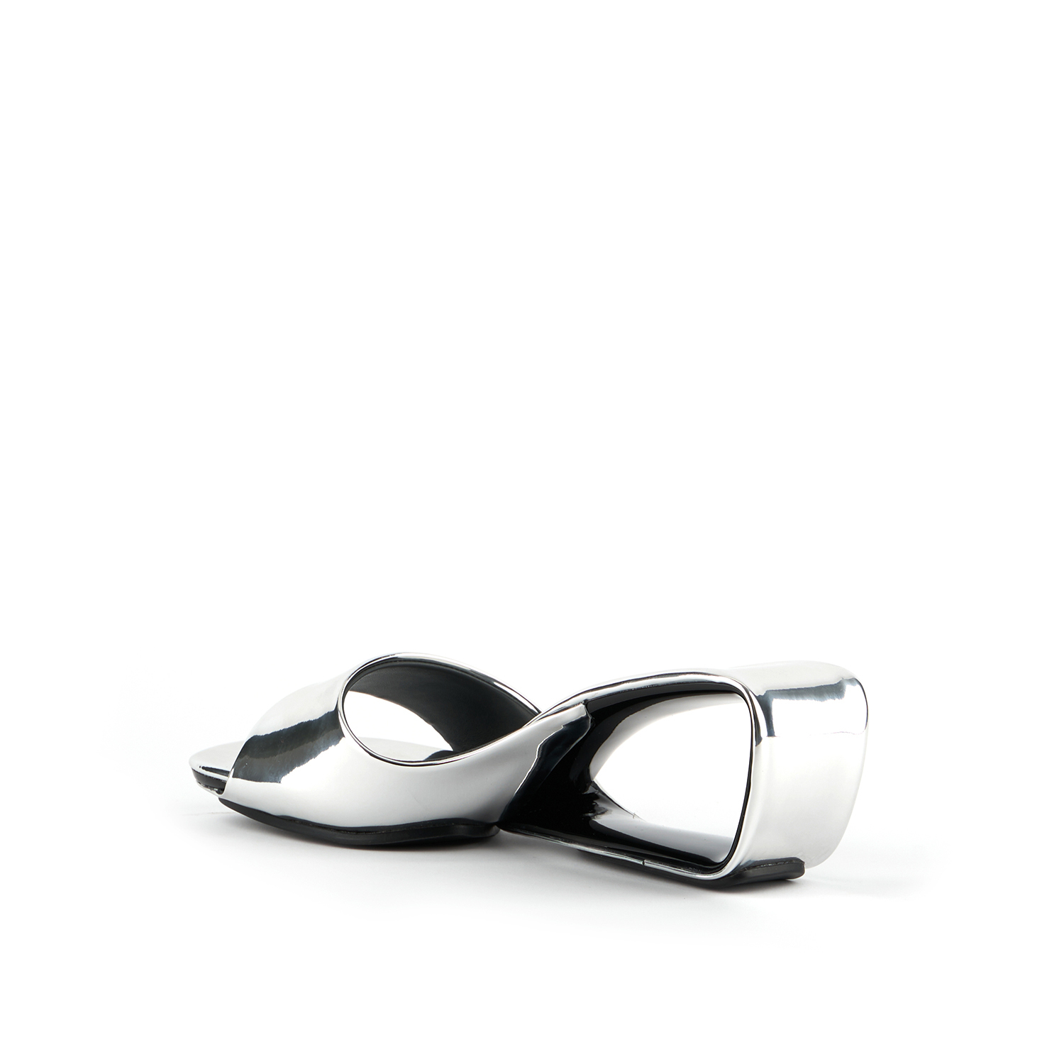 mobius-mid-mirror-silver-angle-in