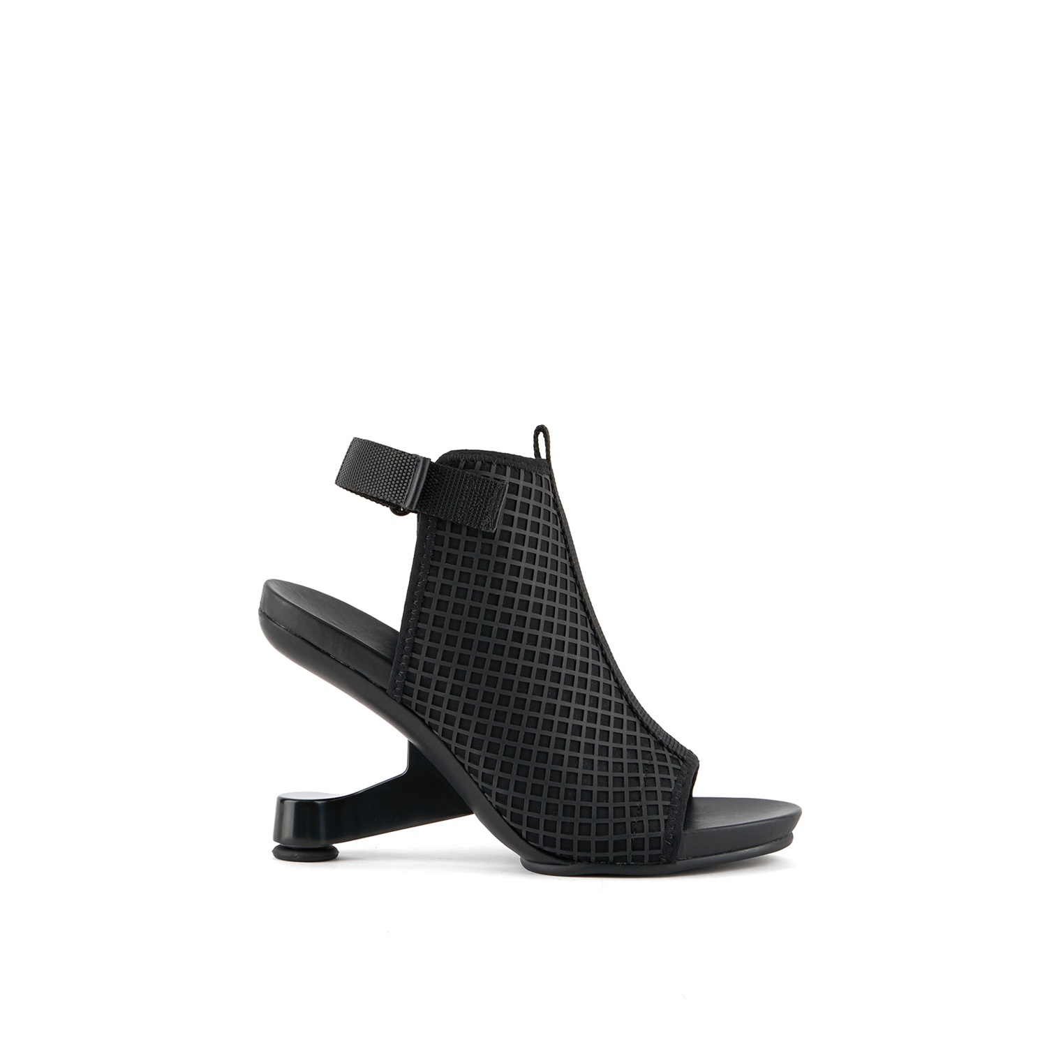 eamz-fab-black-outside