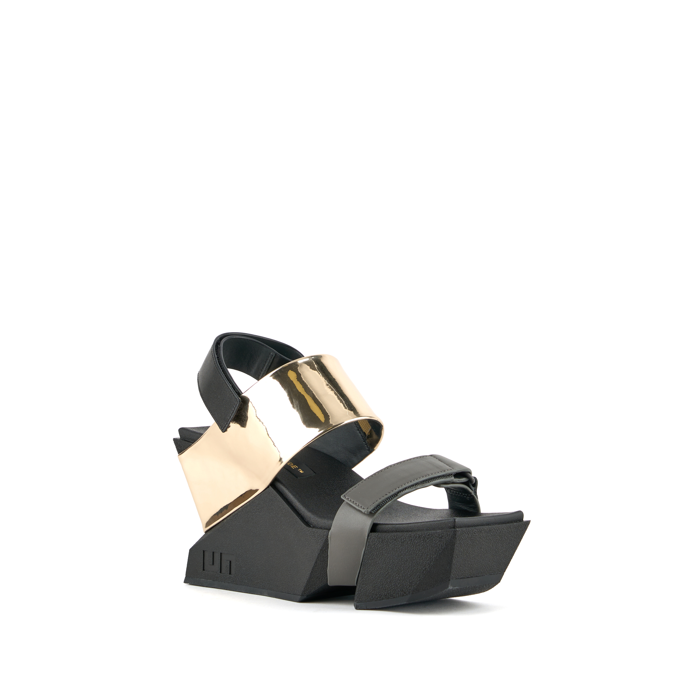 brutt-sandal-gold-angle-out